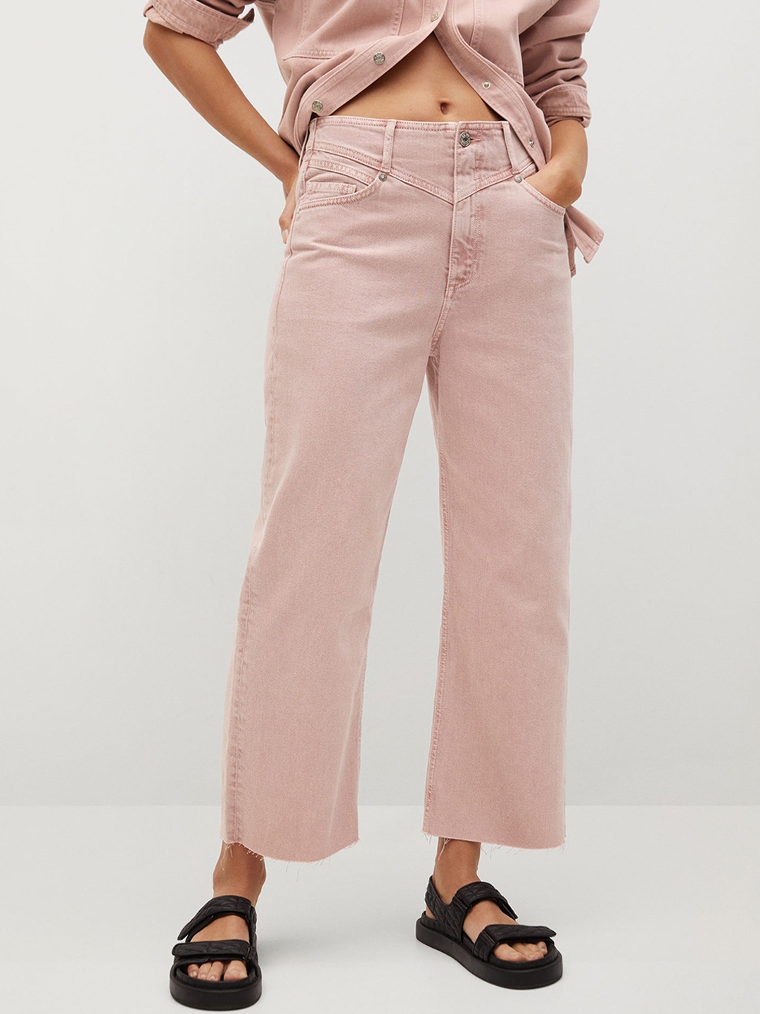 

MANGO Women Sustainable Pink Pure Cotton Wide Leg Fit Mid-Rise Cropped Clean Look Jeans