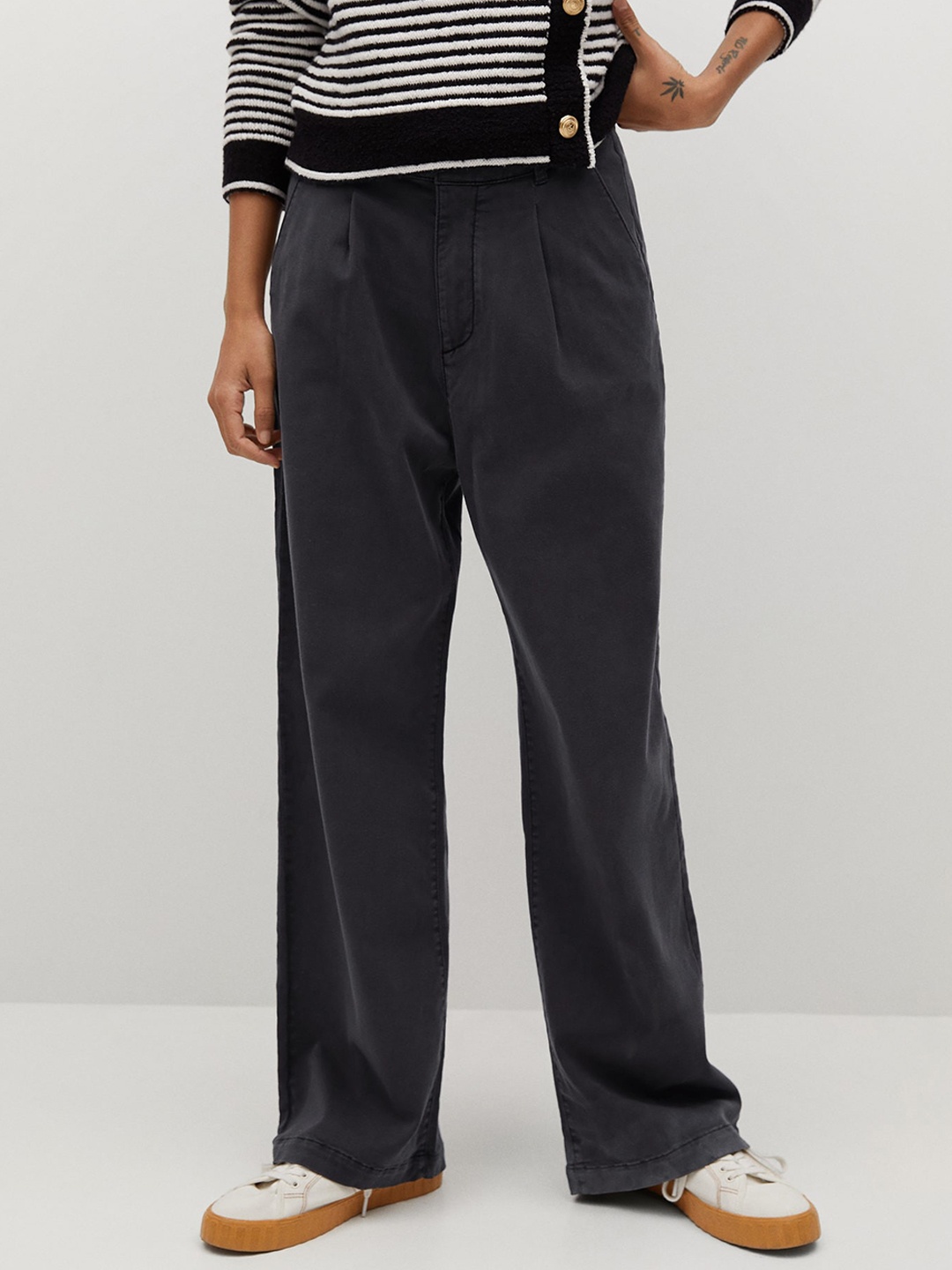 

MANGO Women Charcoal Grey Regular Fit Solid Pleat Front Parallel Trousers