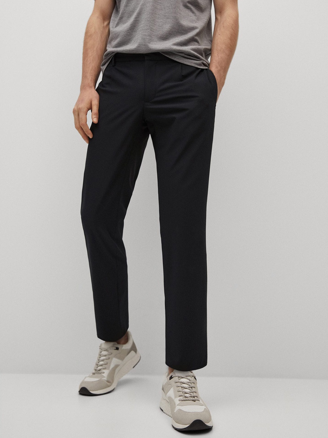 

MANGO MAN Black Anti-Wrinkle Slim Fit Solid Performance Smart Casual Trousers