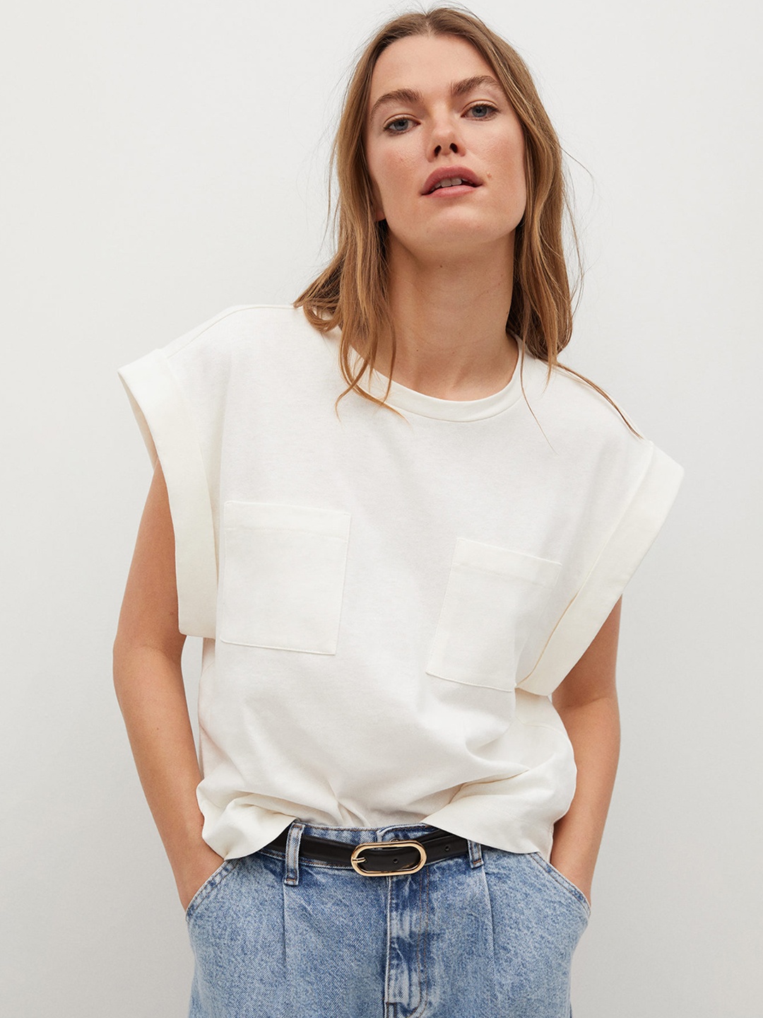 

MANGO Women Off-White Solid Round Neck Pure Cotton Boxy Pure Cotton T-shirt