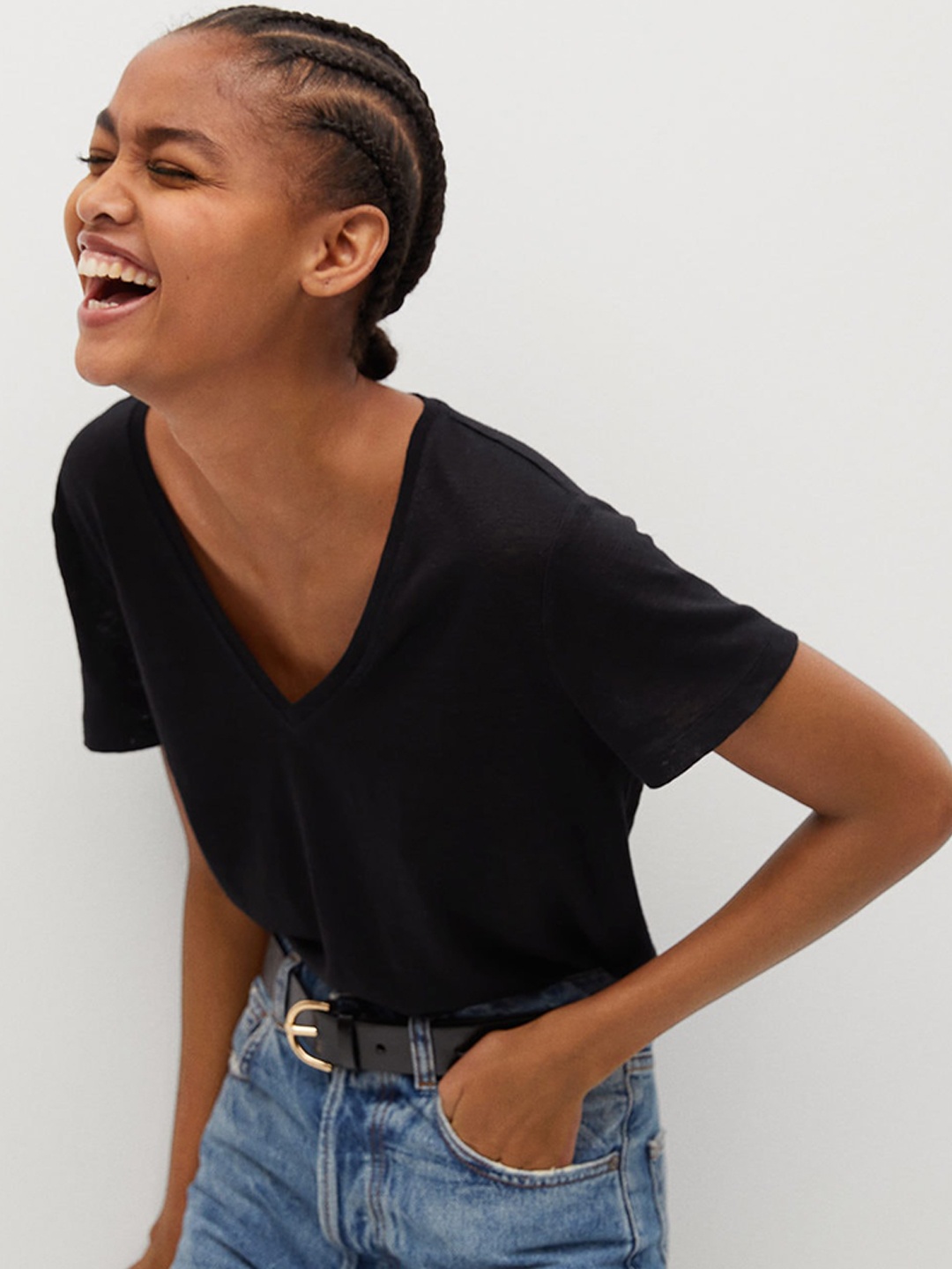 

MANGO Women Black Pure Linen Solid V-Neck T-shirt
