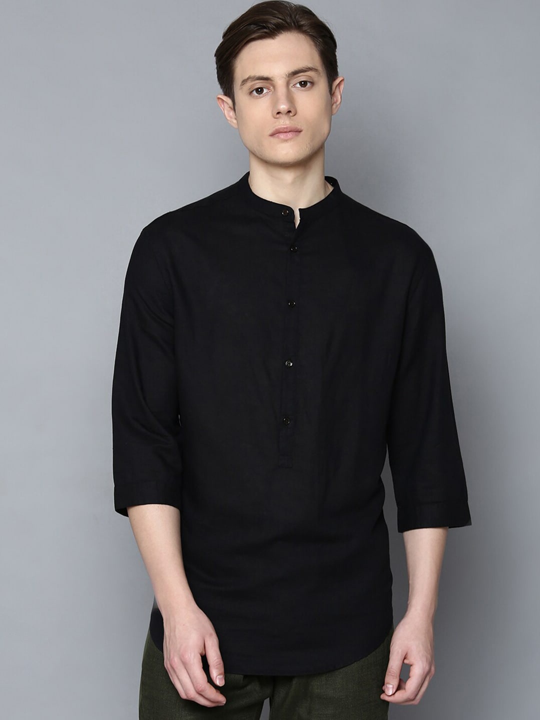 

Antony Morato Men Black Regular Fit Solid Casual Shirt