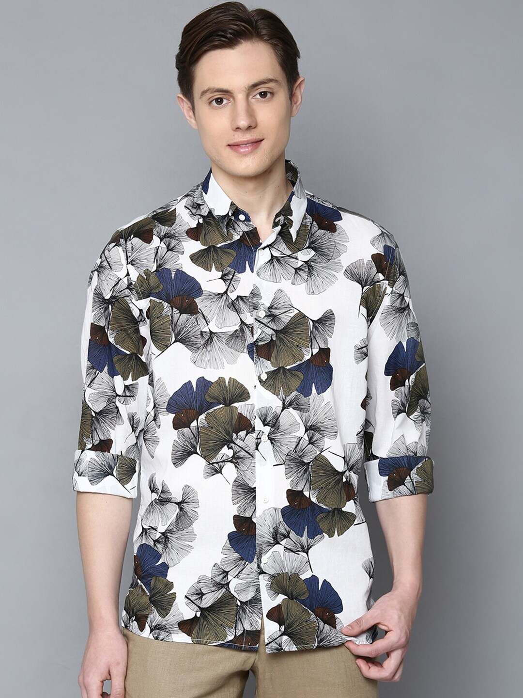

Antony Morato Men White Regular Fit Printed Casual Shirt