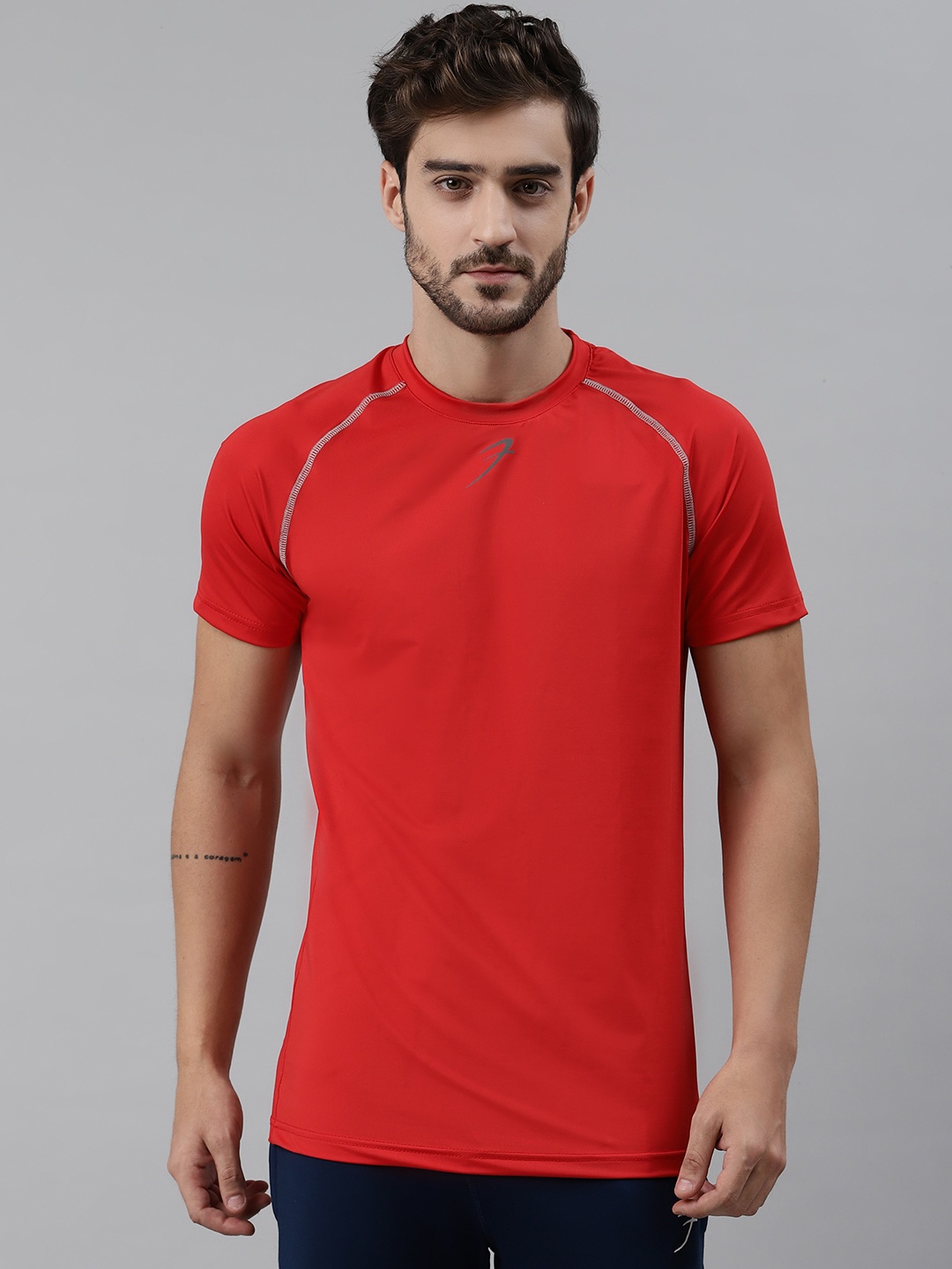 

FUAARK Men Red Solid Round Neck Sports T-shirt