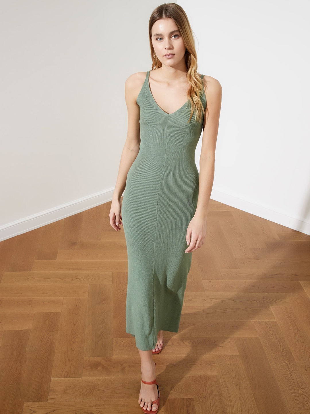 

Trendyol Women Green Solid Maxi Dress