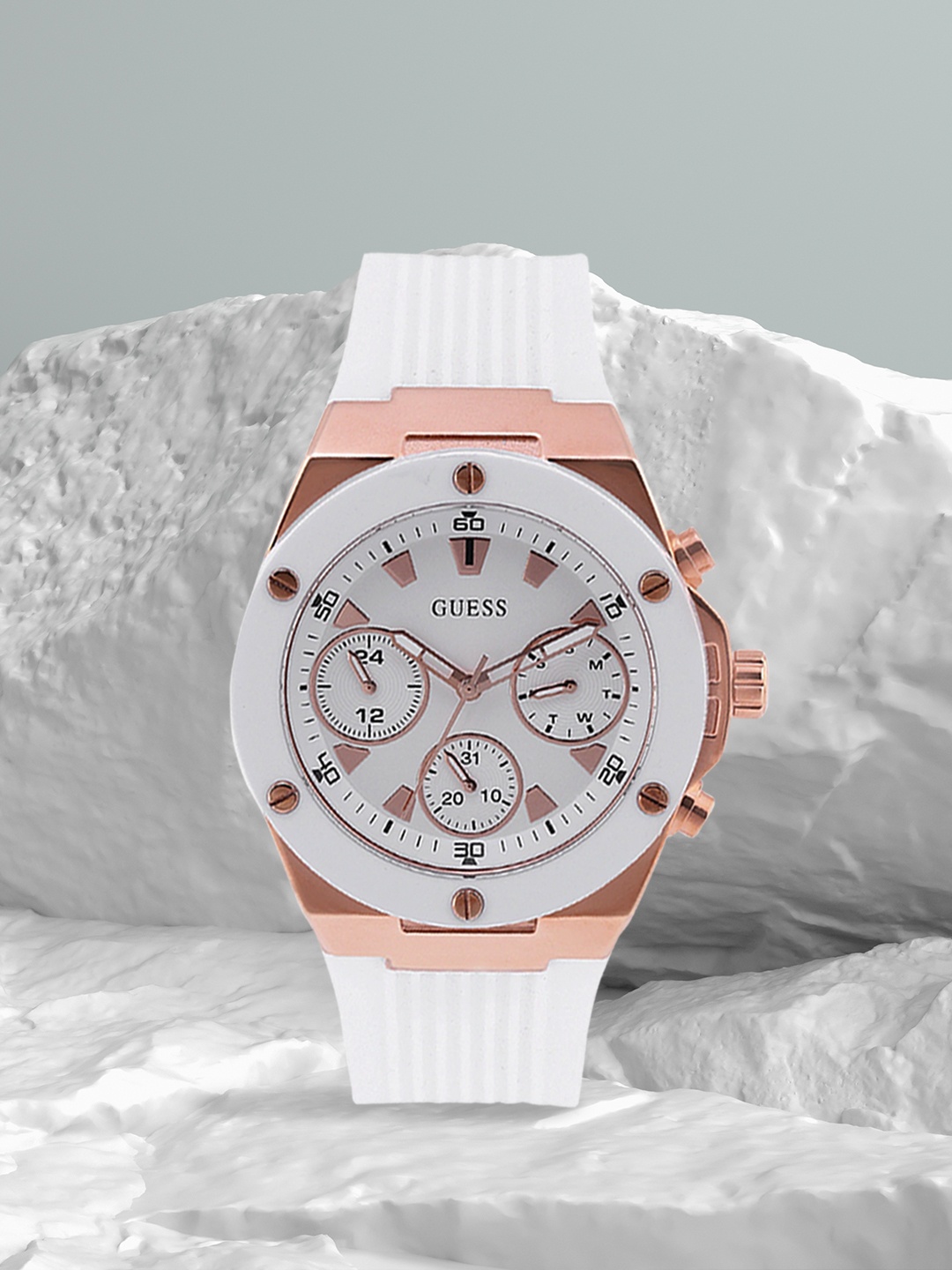 

GUESS Women White Dial Analogue Watch GW0030L3