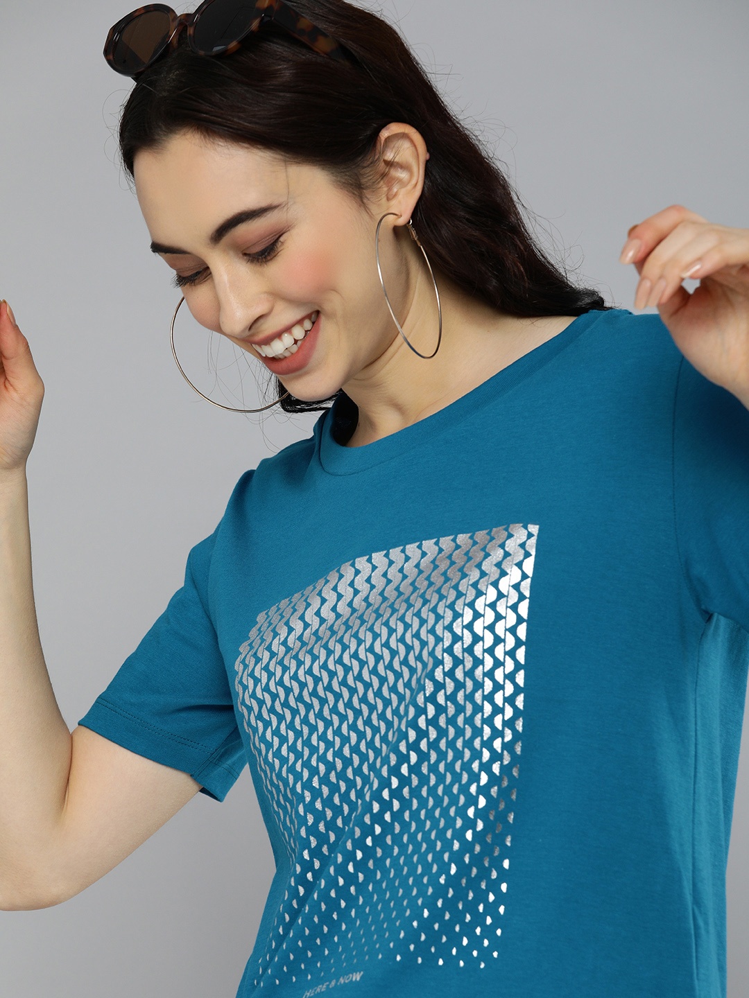 

HERENOW Women Blue Printed Round Neck Pure Cotton T-shirt