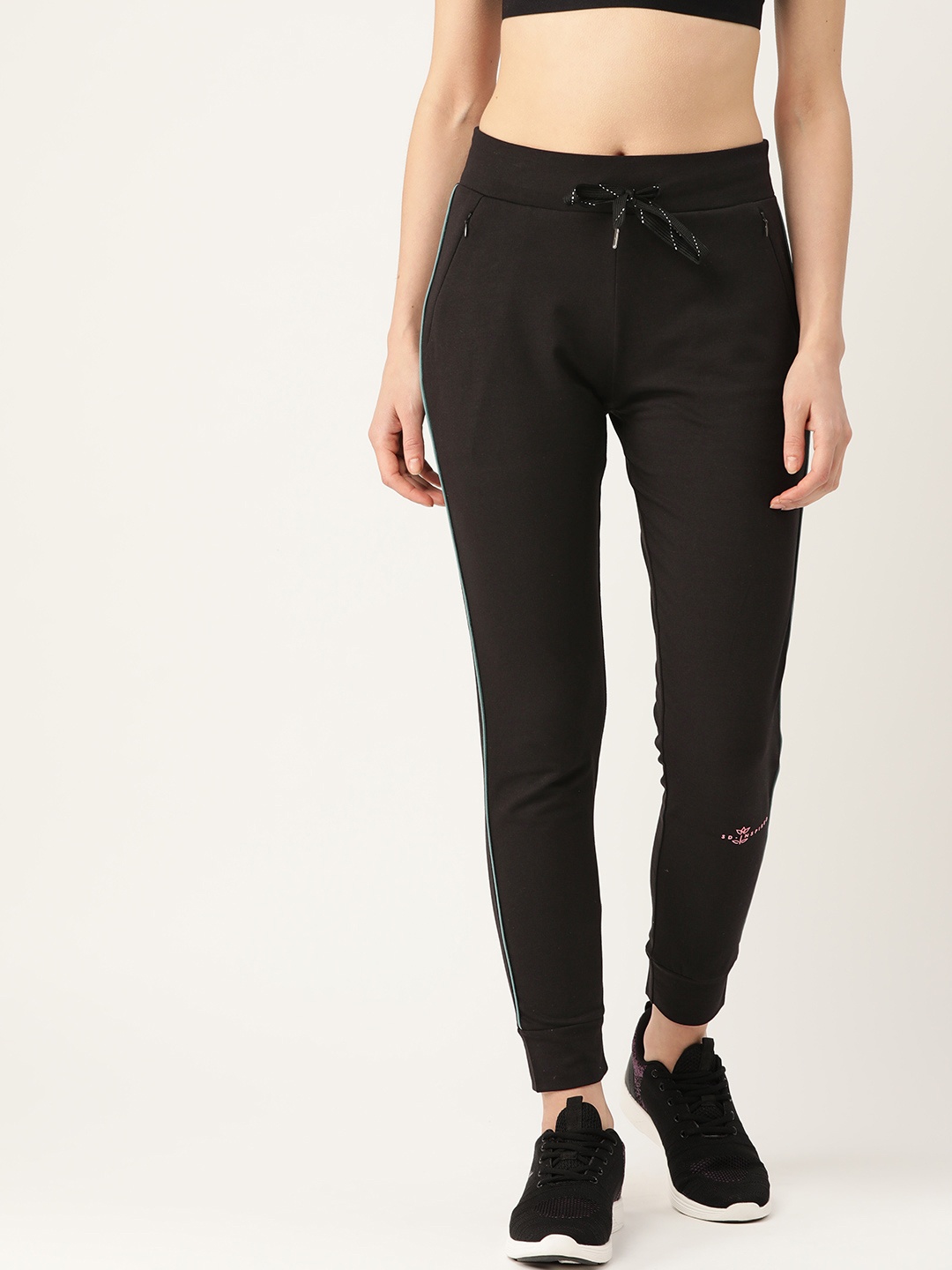 

Sweet Dreams Women Black Solid Cropped Joggers