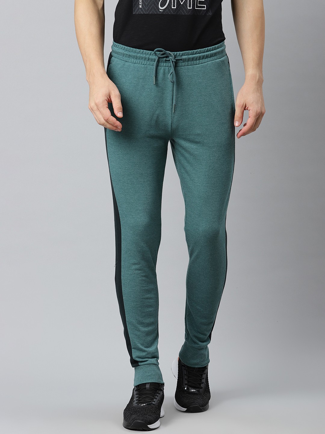 

Alcis Men Green Slim Fit Solid Joggers