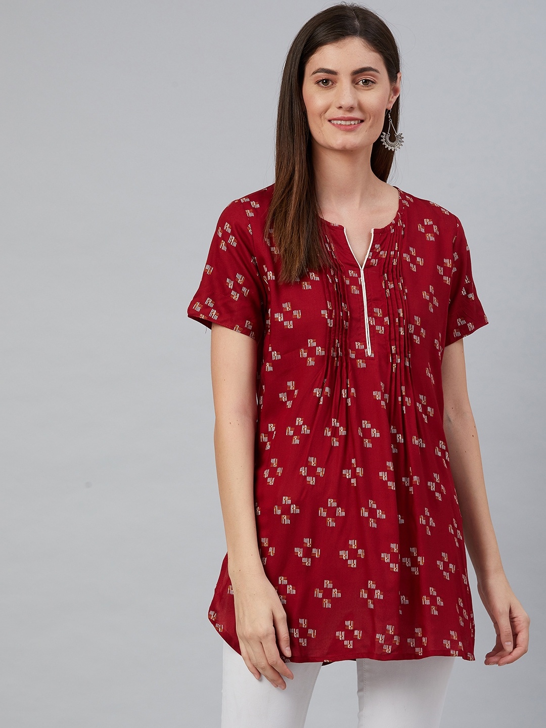 

Anubhutee Maroon & White Geometric Printed Pleated Kurti