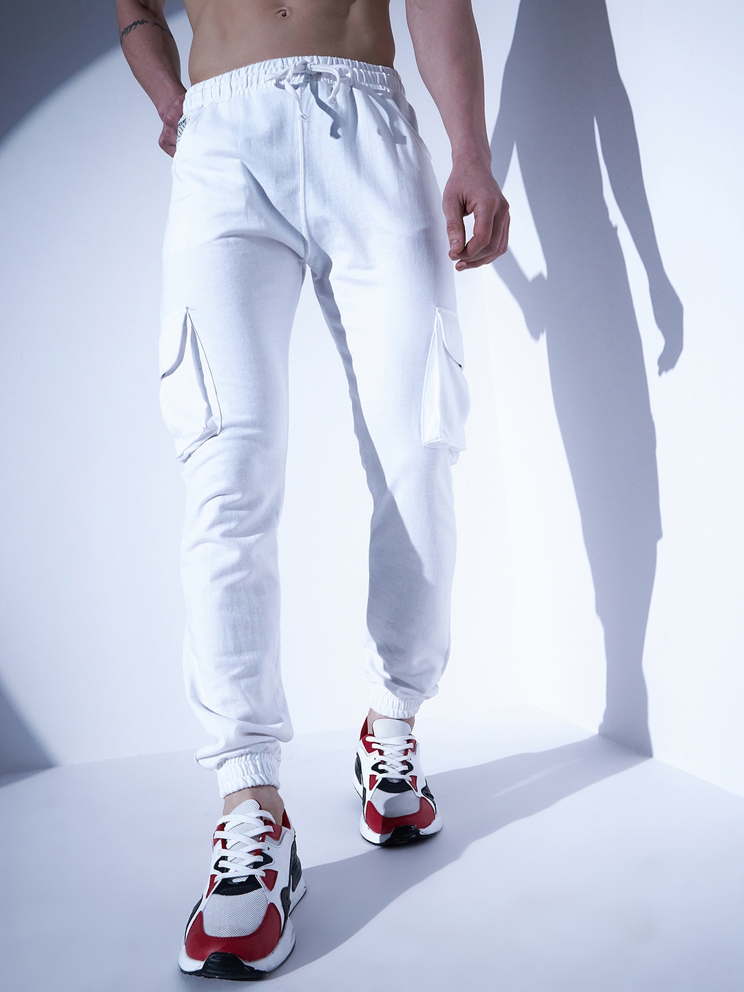 

Hubberholme Men White Slim Fit Solid Cargo Joggers