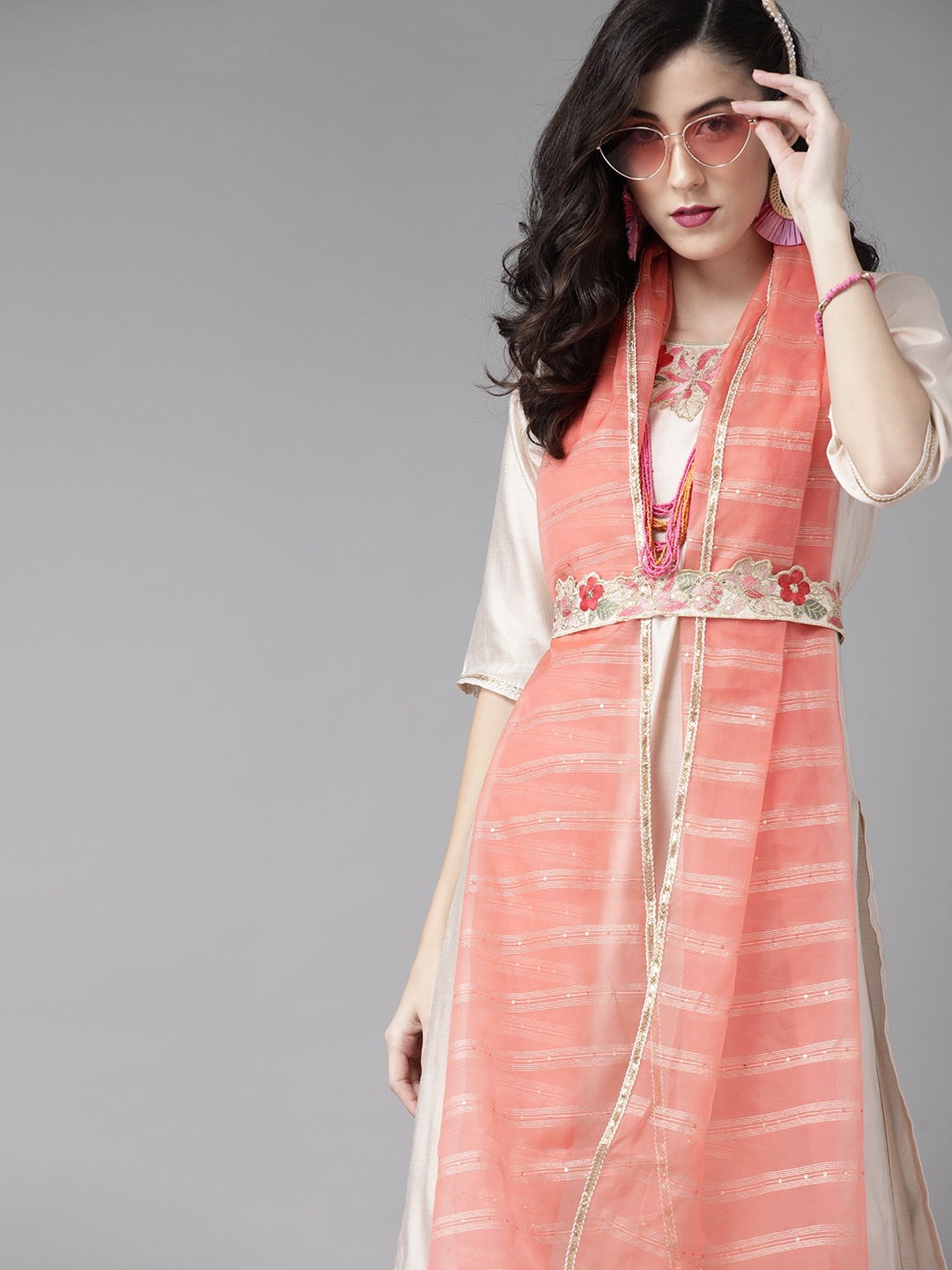 

Indo Era Floral Liva Kurta Set, Off white