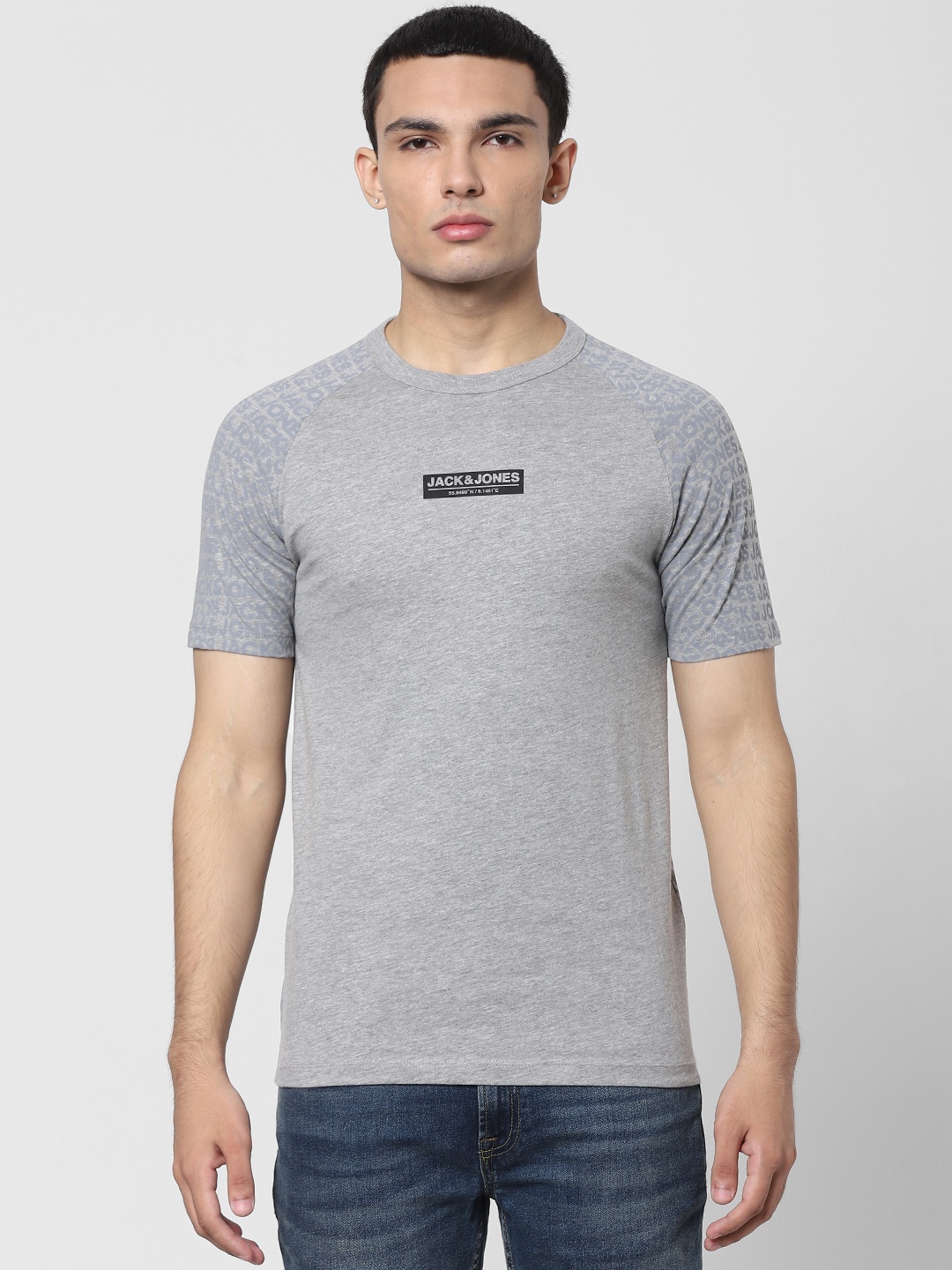 

Jack & Jones Men Grey Melange Solid Round Neck T-shirt With Printed Detailing