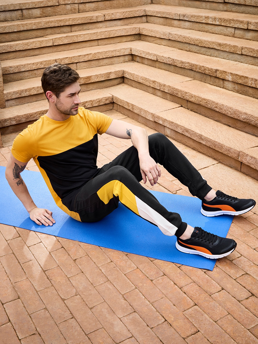 

Jack & Jones Men Black Solid Straight Fit Joggers