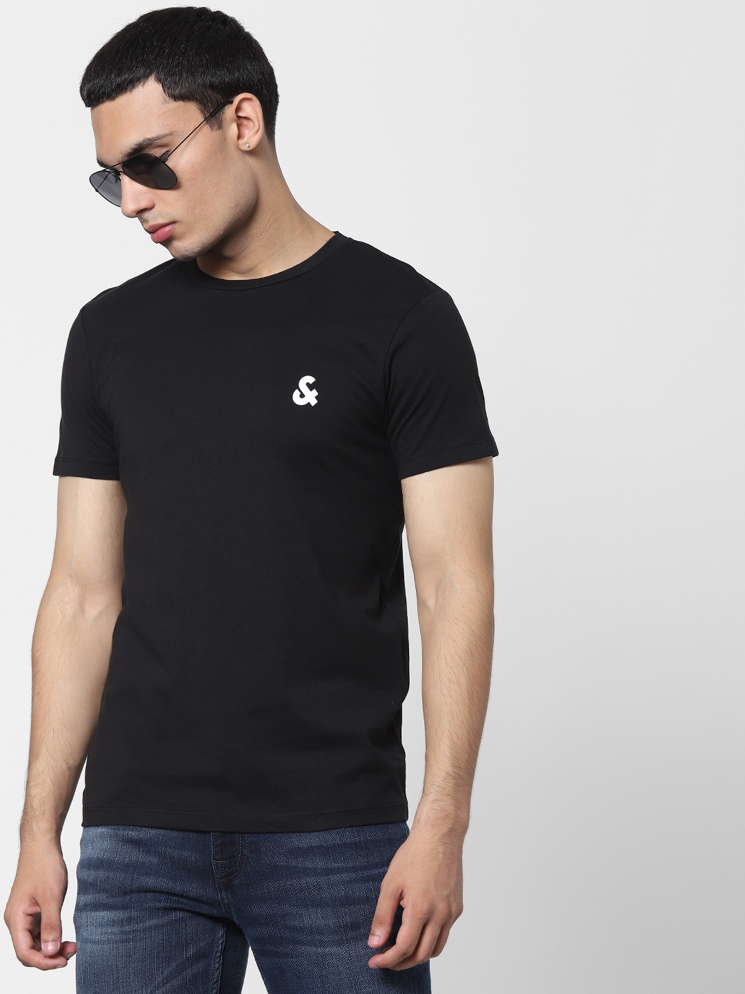 

Jack Jones Men Black Solid Round Neck Pure Cotton T-shirt