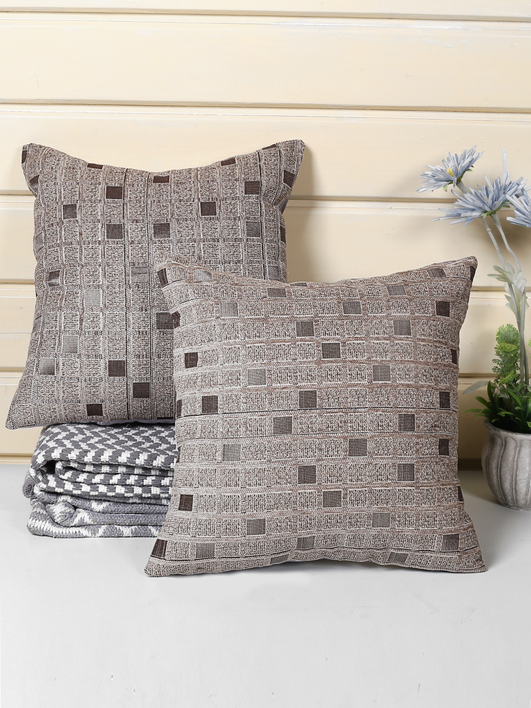 

Saral Home Beige & Coffee Brown Set of 2 Checked Square Cushion Covers