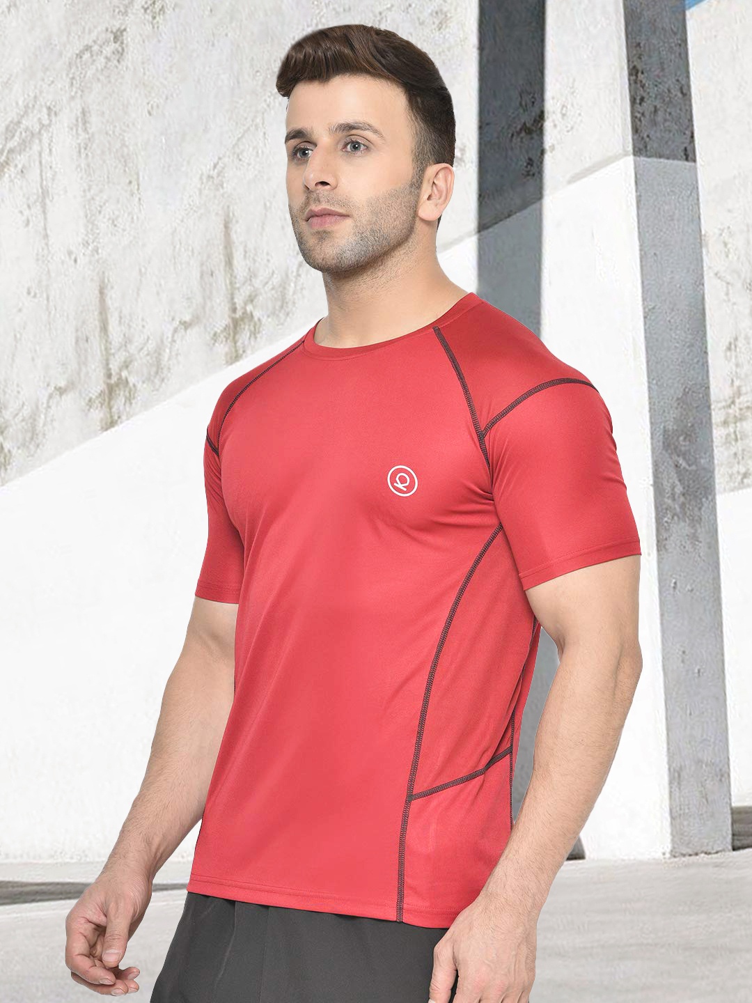 

CHKOKKO Men Maroon Solid Round Neck Sports T-shirt