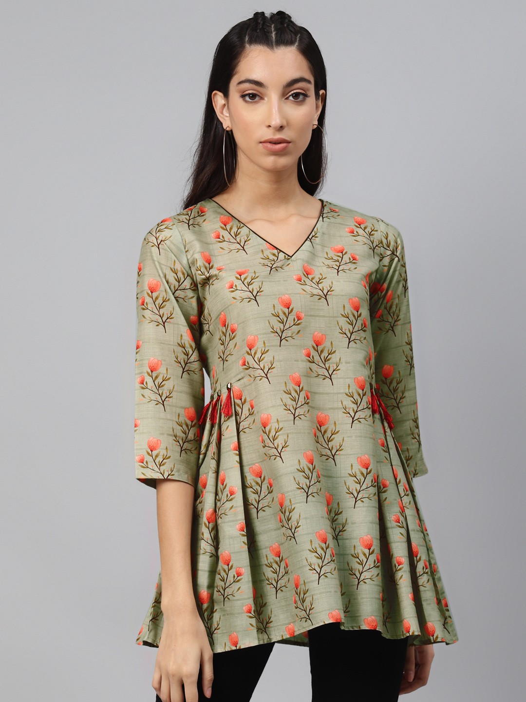 

shiloh Women Green & Pink Floral Print Pleated & Tasselled Tunic