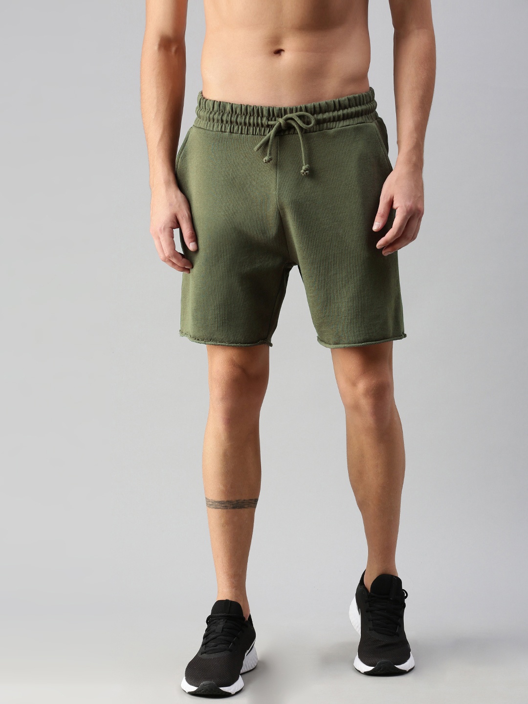 

THE BEAR HOUSE Men Green Loose Fit Mid-Rise Regular Shorts