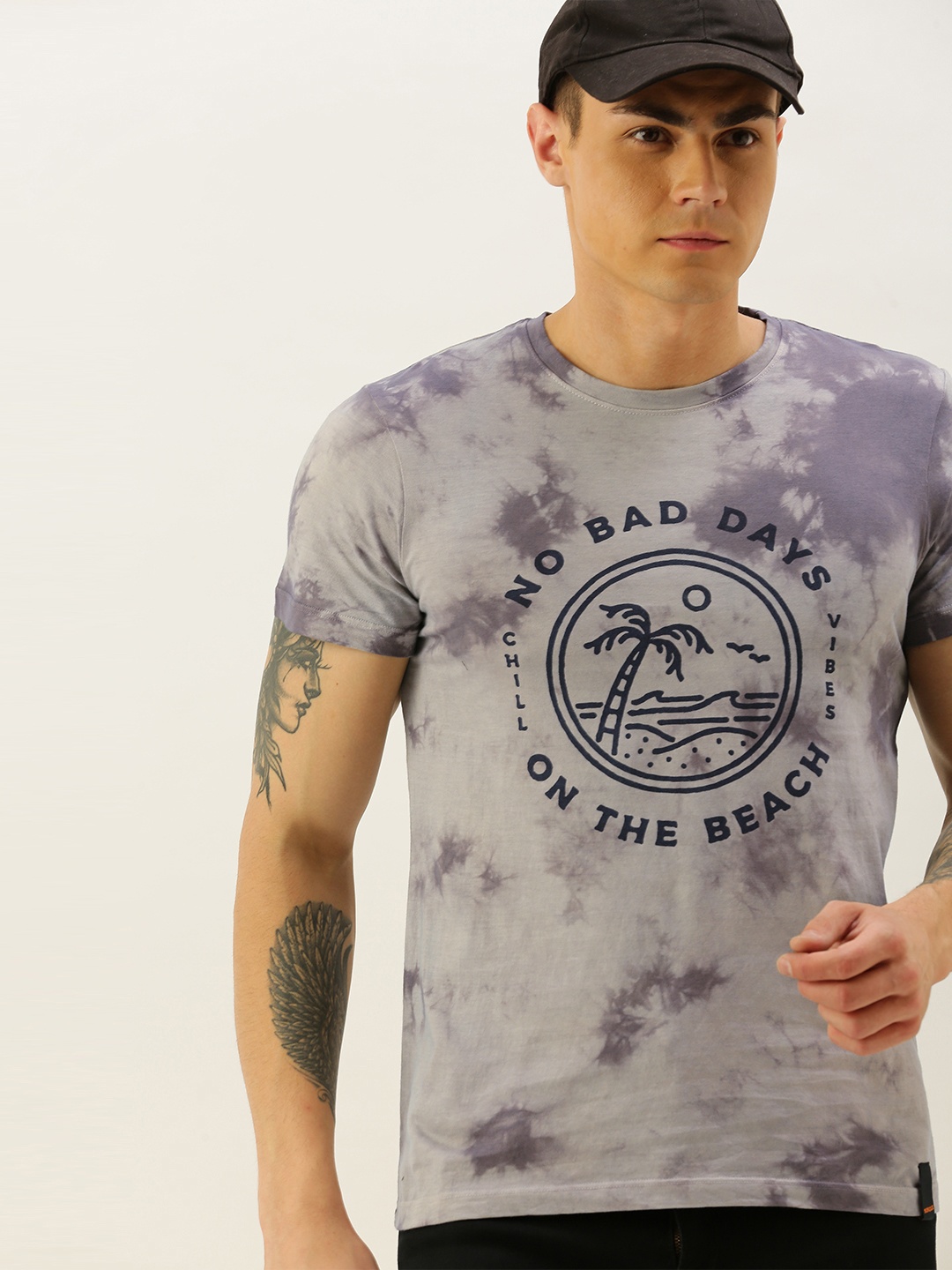 

SINGLE Men Charcoal Printed Round Neck Pure Cotton T-shirt