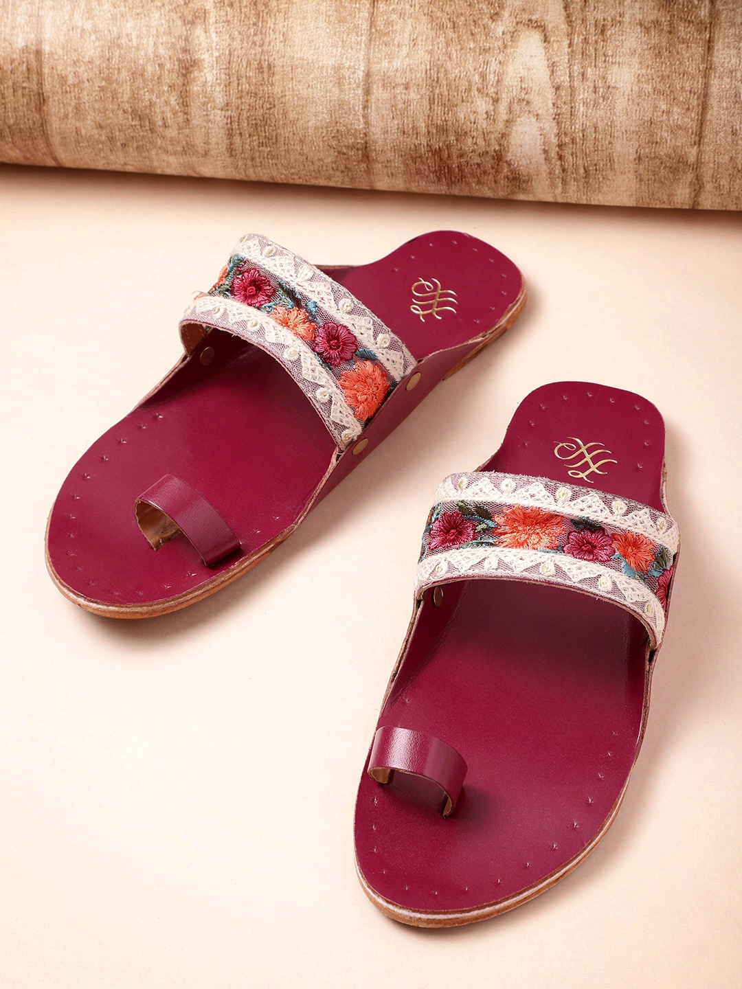 

House of Pataudi Women Multicoloured Embroidered One Toe Flats, Multi