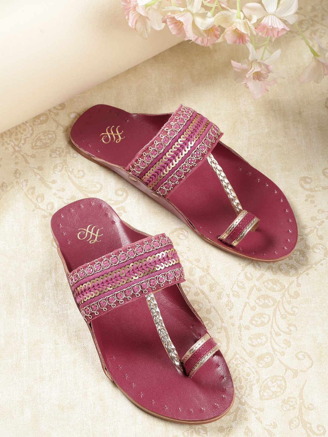 

House of Pataudi Women Magenta & Gold-Toned Sequinned Leather Handcrafted One Toe Flats