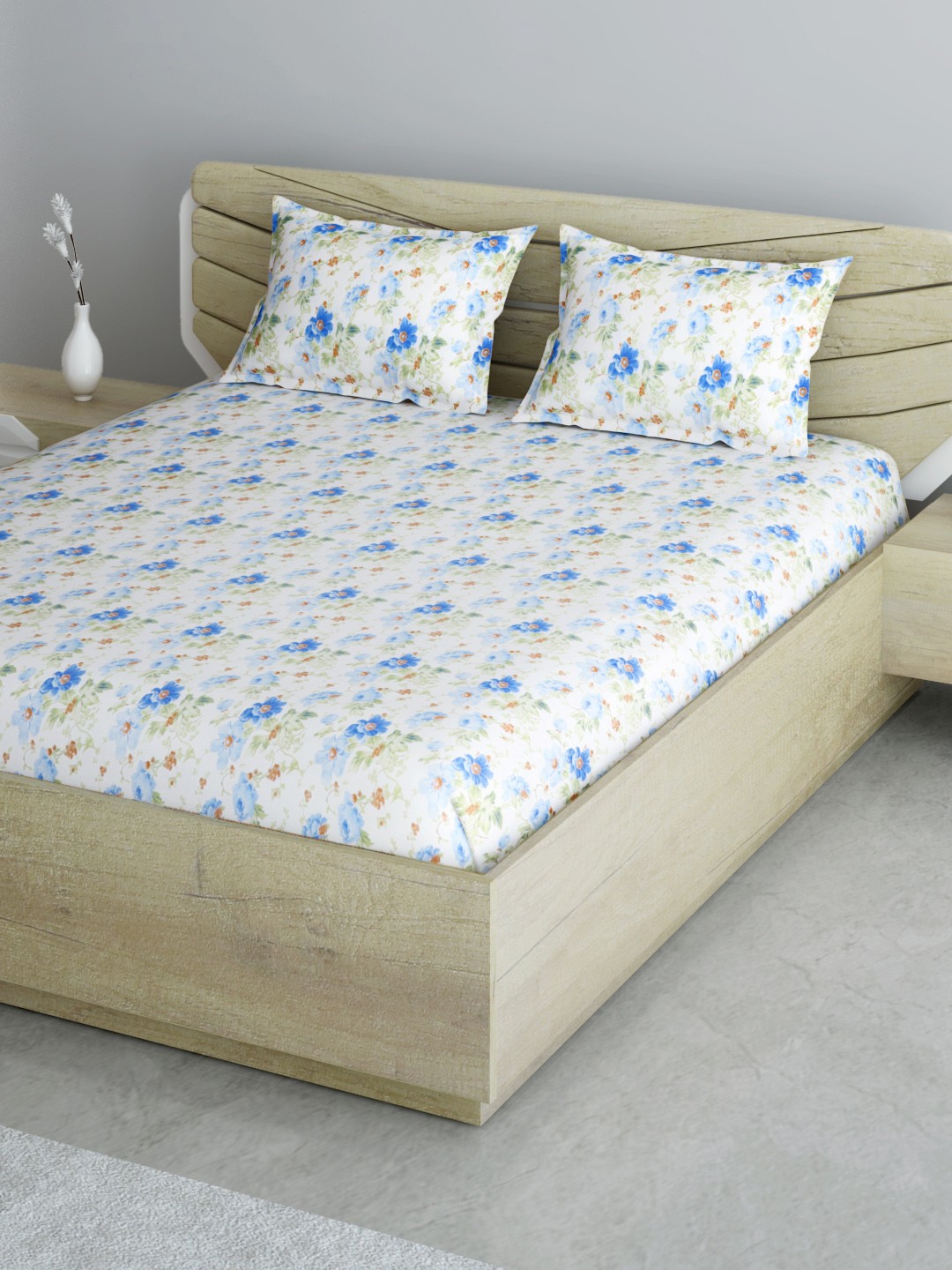 

Aura White & Blue Floral 144 TC Cotton 120 GSM 1 Queen Bedsheet with 2 Pillow Covers