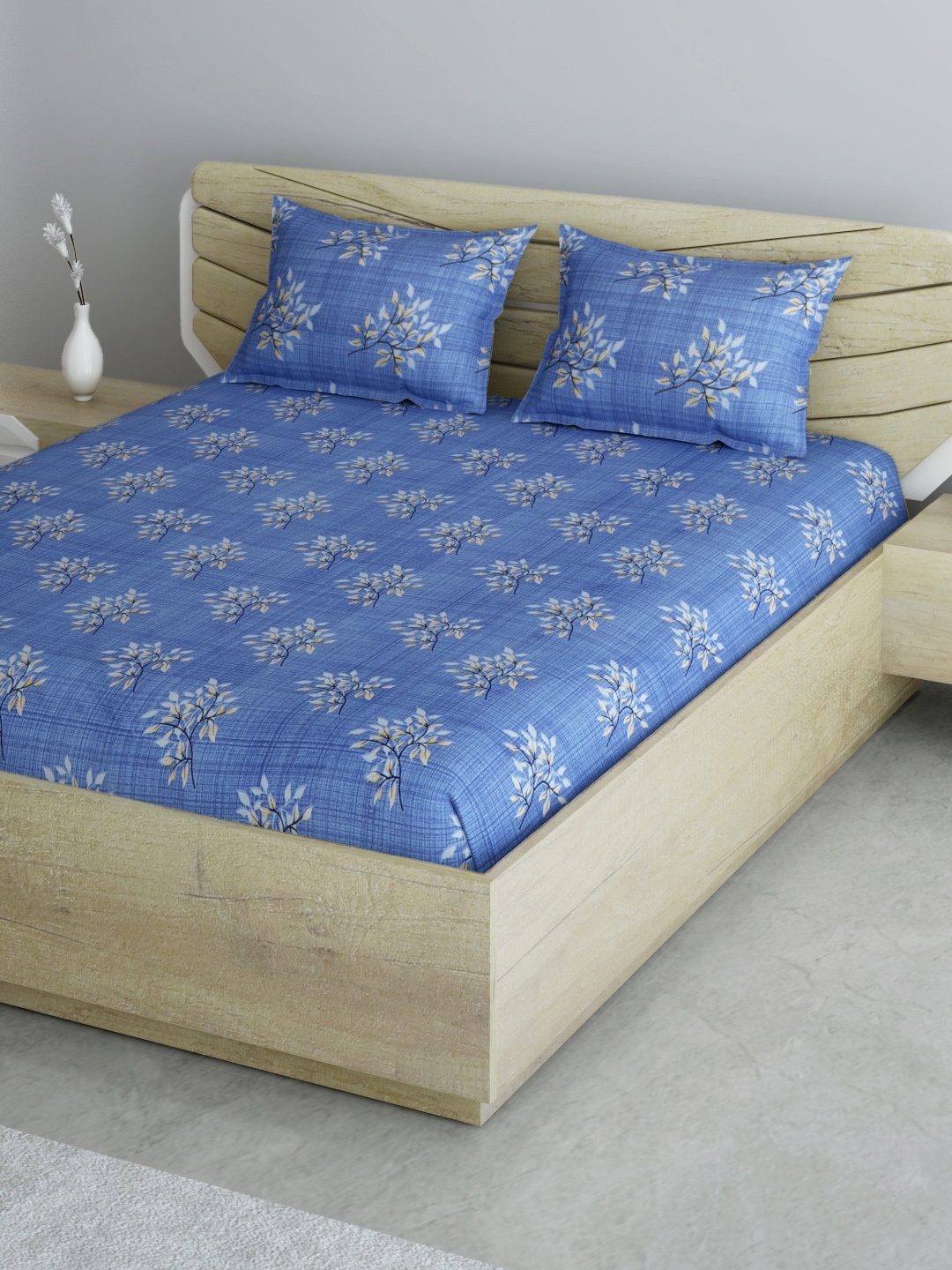 

Aura Blue & Black Floral 144 TC 120 GSM Queen Bedsheet with 2 Pillow Covers
