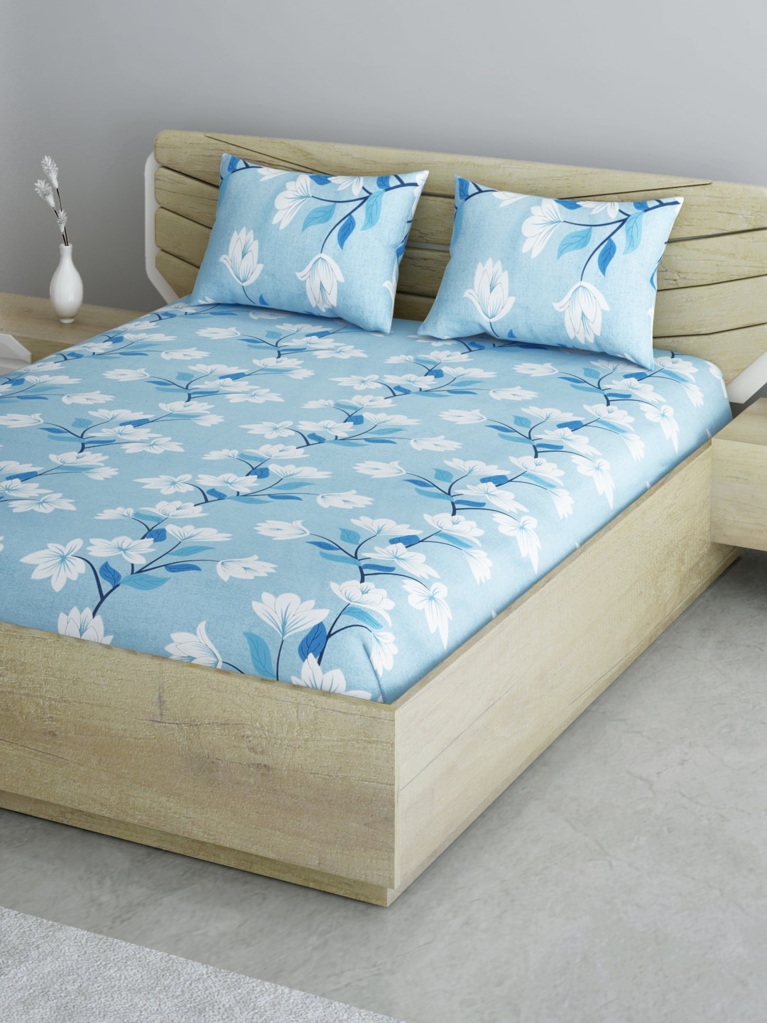 

Aura Blue & White Pure Cotton Floral 144 TC Queen Bedsheet with 2 Pillow Covers