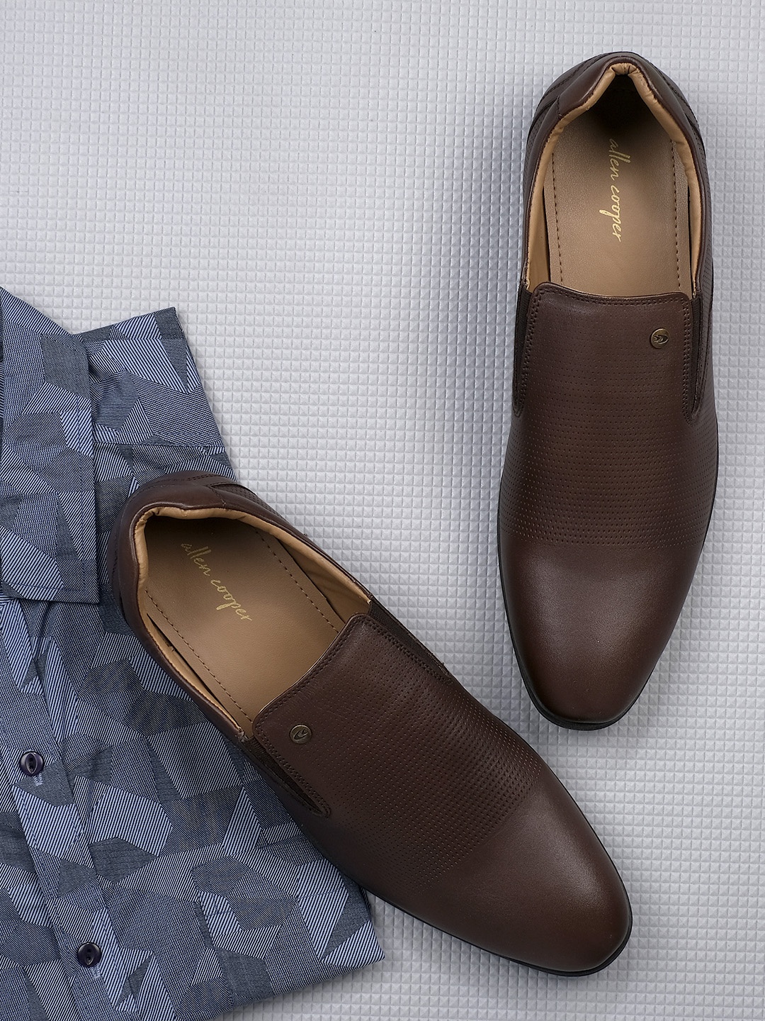 

Allen Cooper Men Brown Textured Leather Formal Derby Shoes