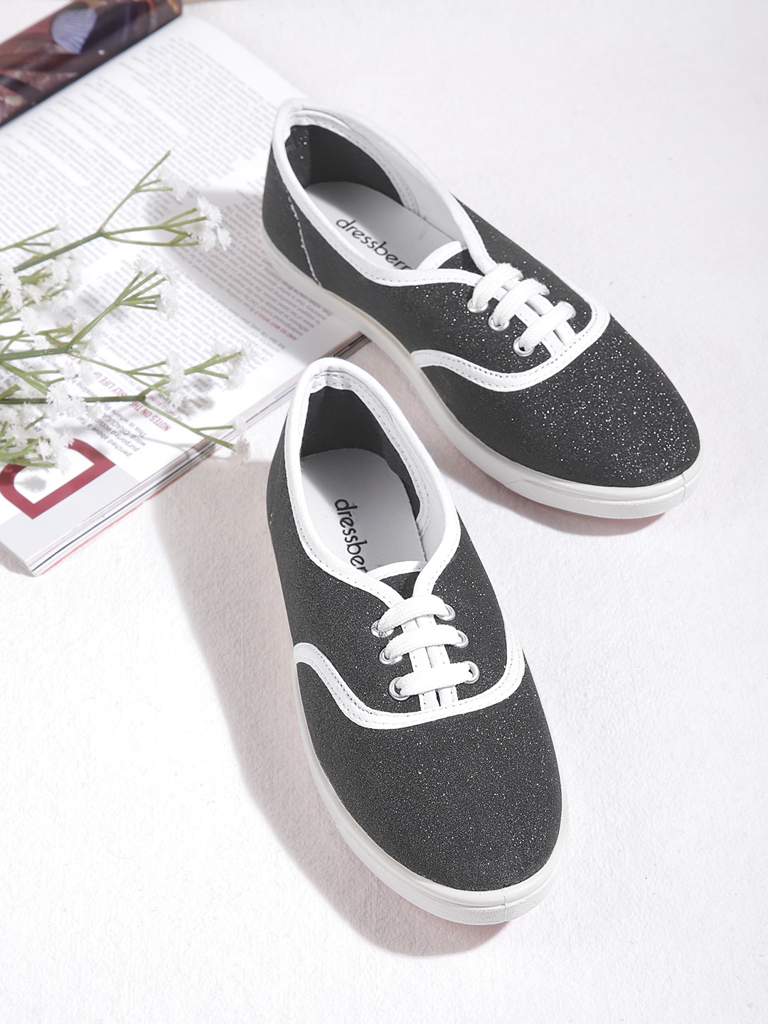 

DressBerry Women Black Shimmer Sneakers