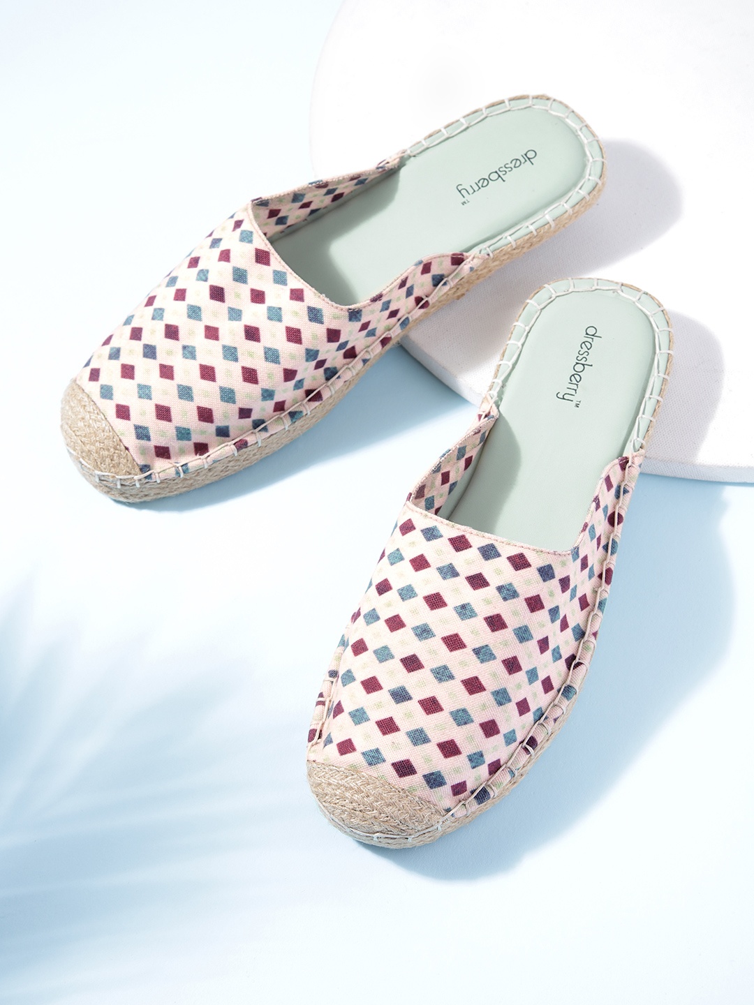 

DressBerry Women Pink & Maroon Geometric Printed Espadrilles Mules