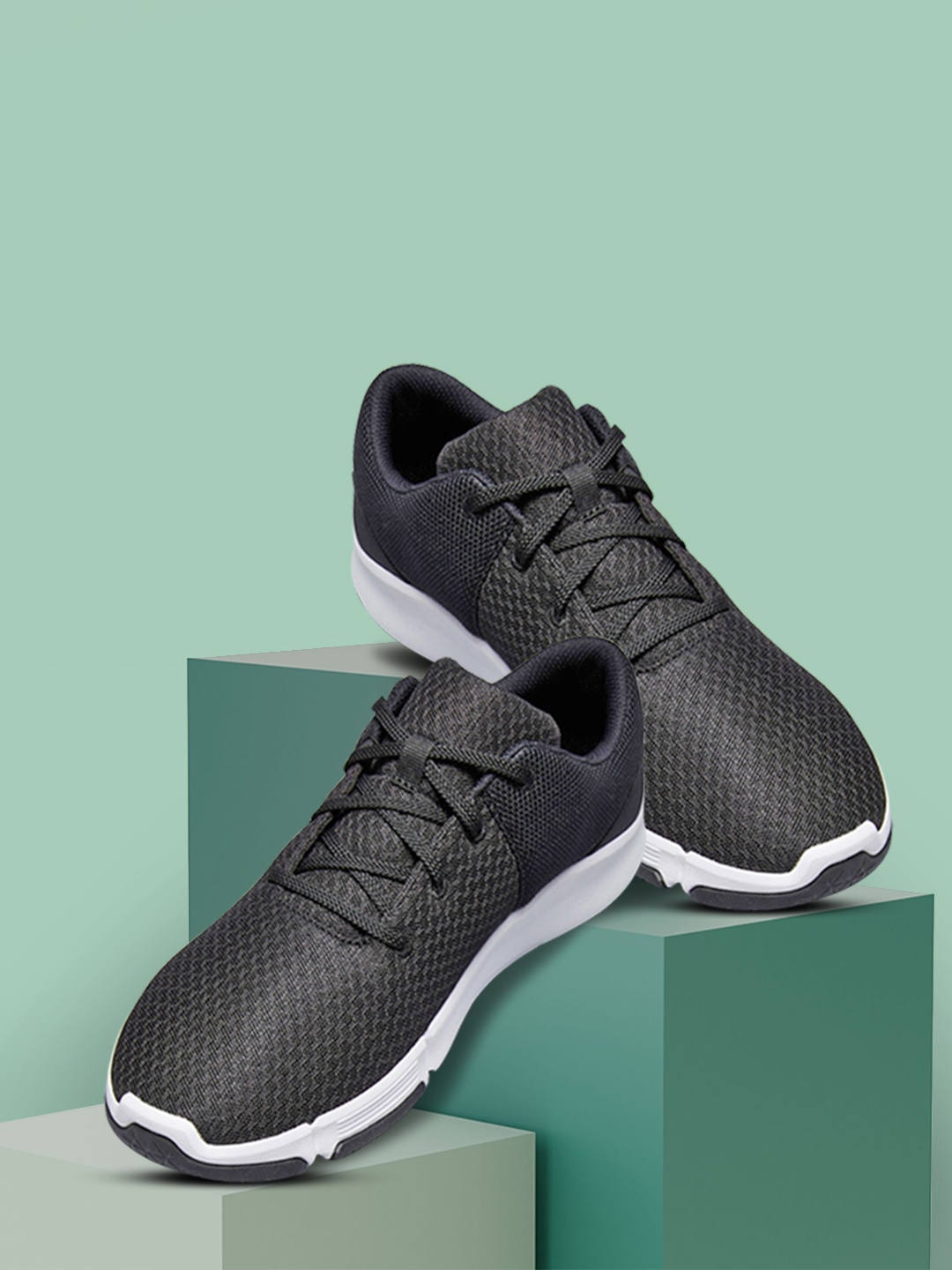 

Domyos by Decathlon Men Black & White Occasional-Use Fitness Training Shoes