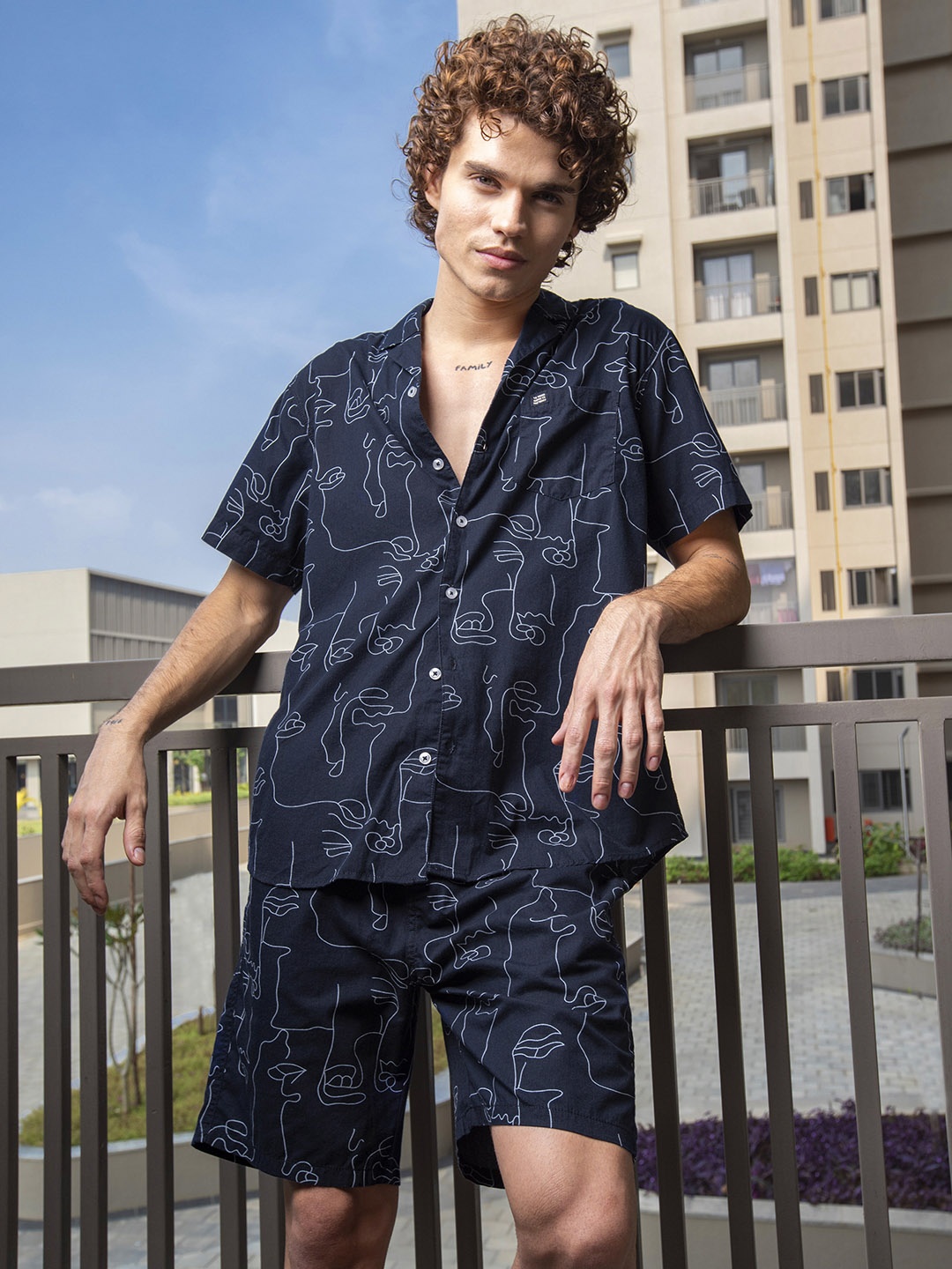 

The Indian Garage Co Men Navy Blue & White Printed Pure Cotton Night suit