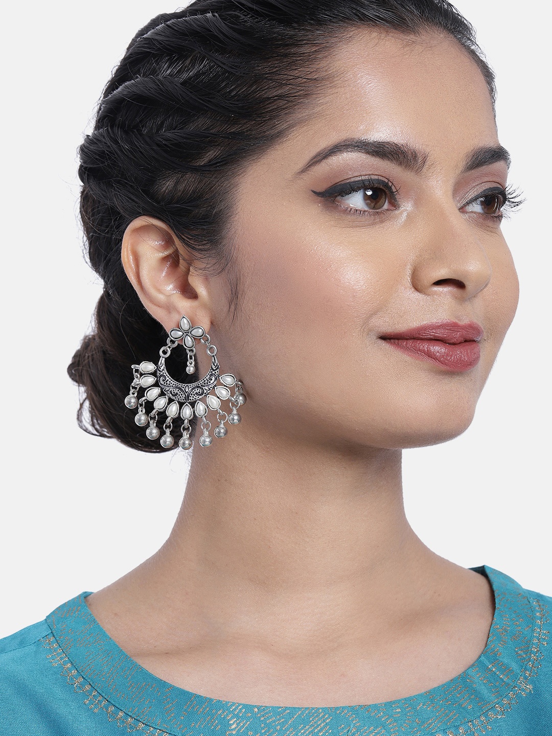 

Ayesha Oxidized Silver-Toned & White Oxidised Pearl Crescent Shaped Chandbalis