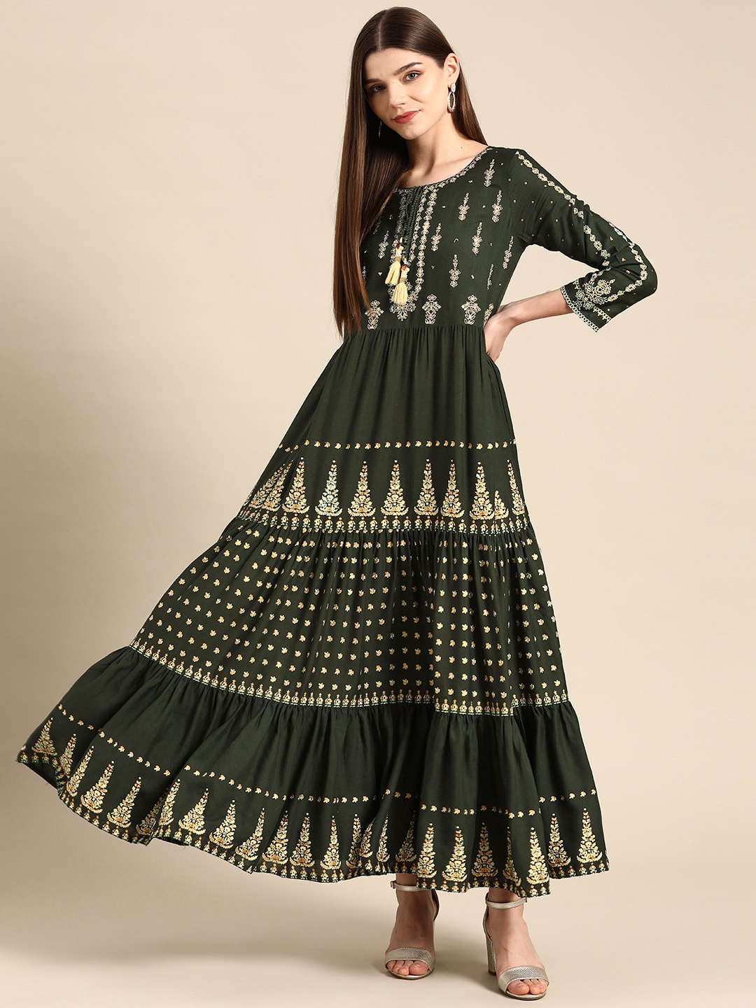 

FASHOR Women Green & Golden Foil Printed Maxi Dress