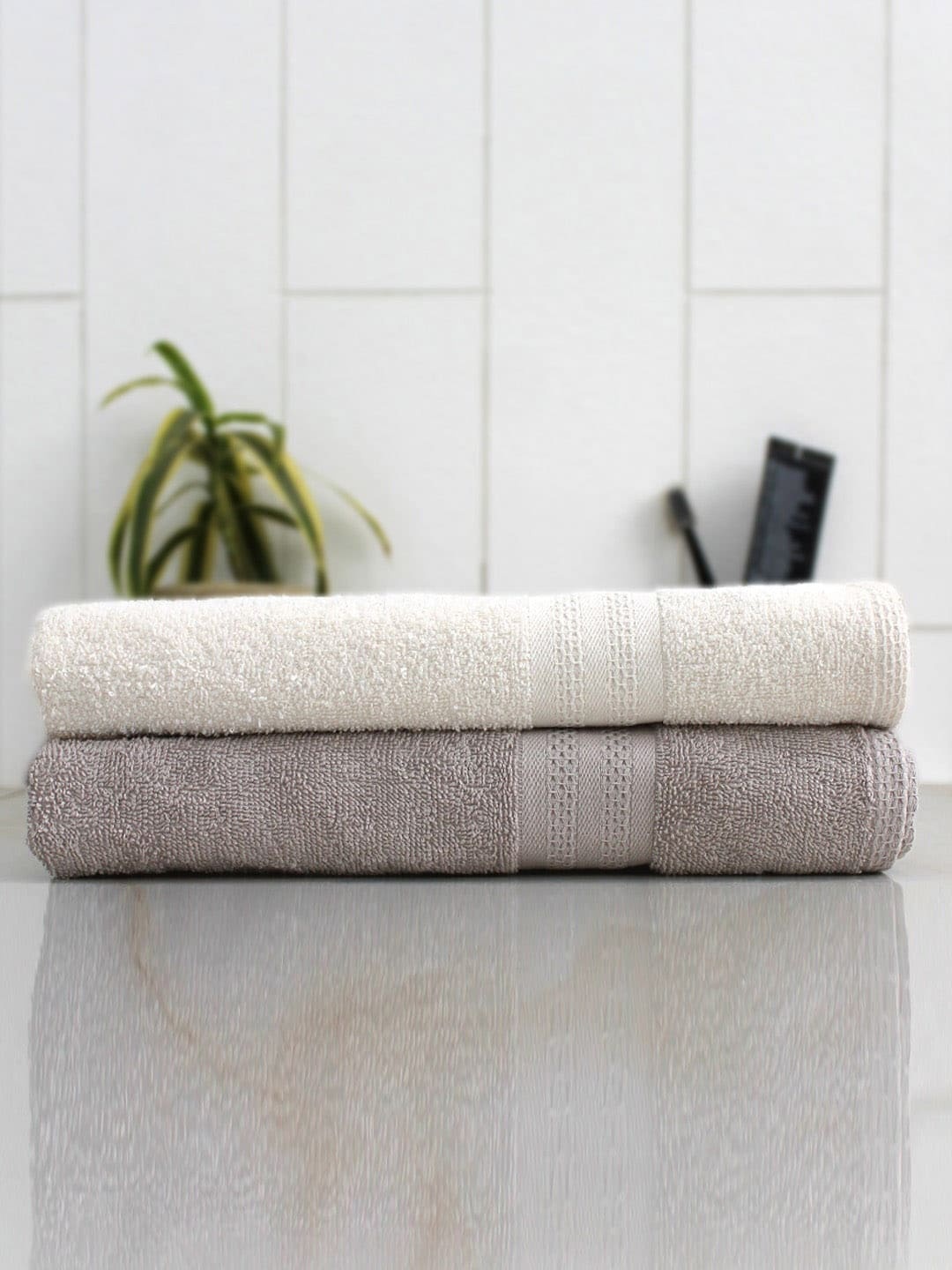 

AVI Living Unisex Set Of 2 Solid 400 GSM Quick-Dry Anti-Microbial Bath Towels, Grey