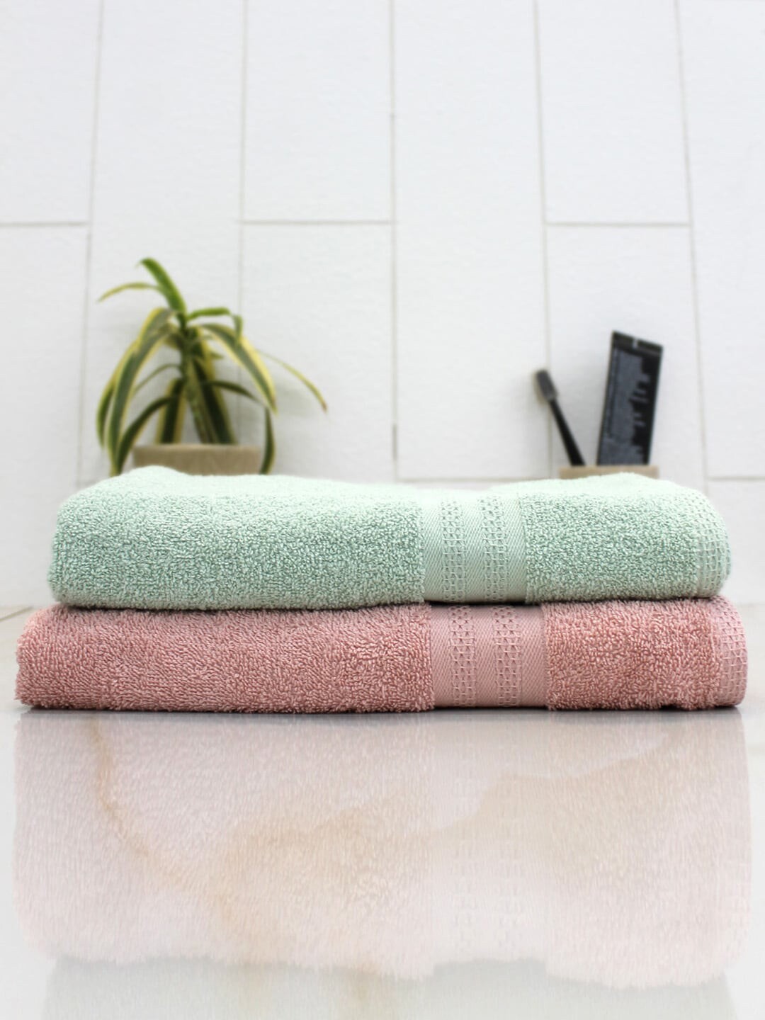 

AVI Living Unisex Set Of 2 Solid 400 GSM Anti-Microbial Bath Towels, Green