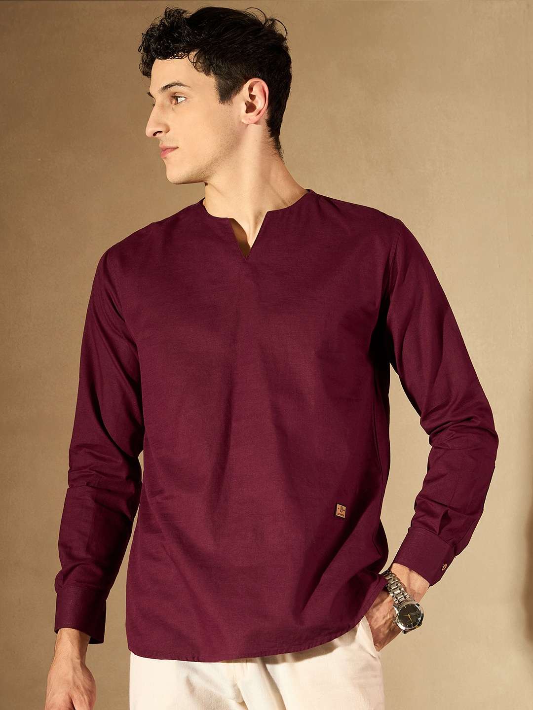 

DENNISON Men Maroon Solid Straight Pure Cotton Short Kurta