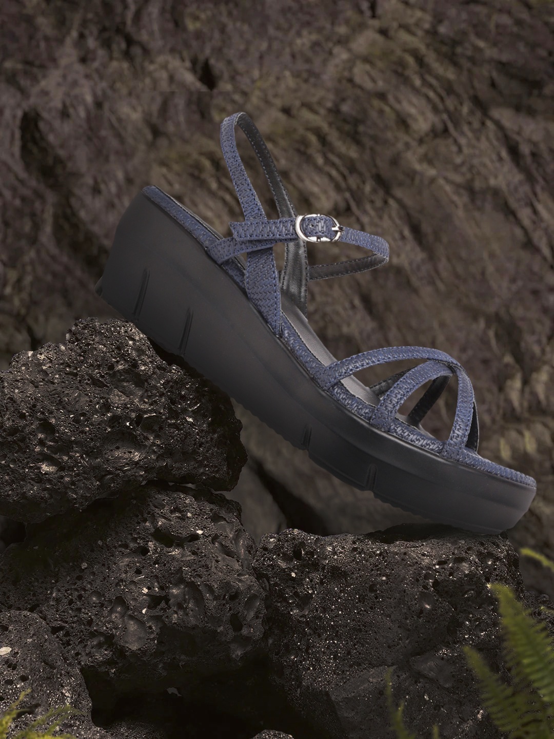 

Roadster Navy Blue Textured Wedges