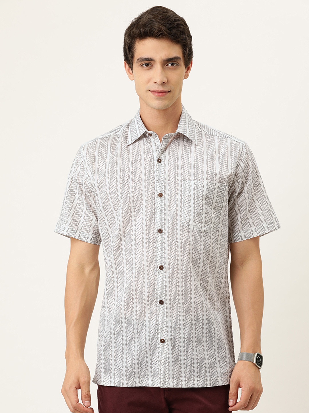 

Burnt Umber Men White & Grey Regular Fit Printed Casual Shirt
