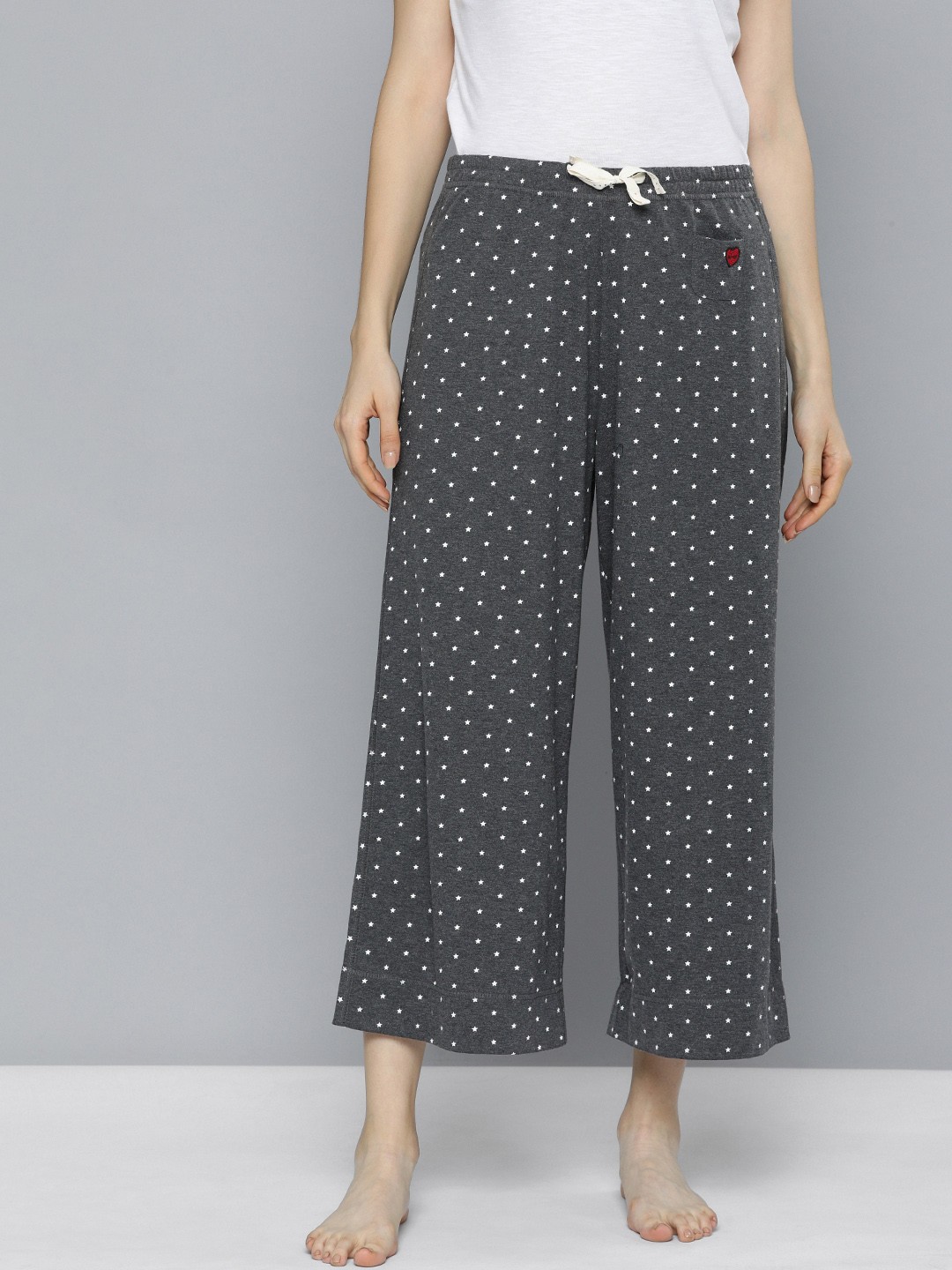 

Chemistry Women Charcoal Grey & White Conversational Cropped Lounge Pants, Grey melange