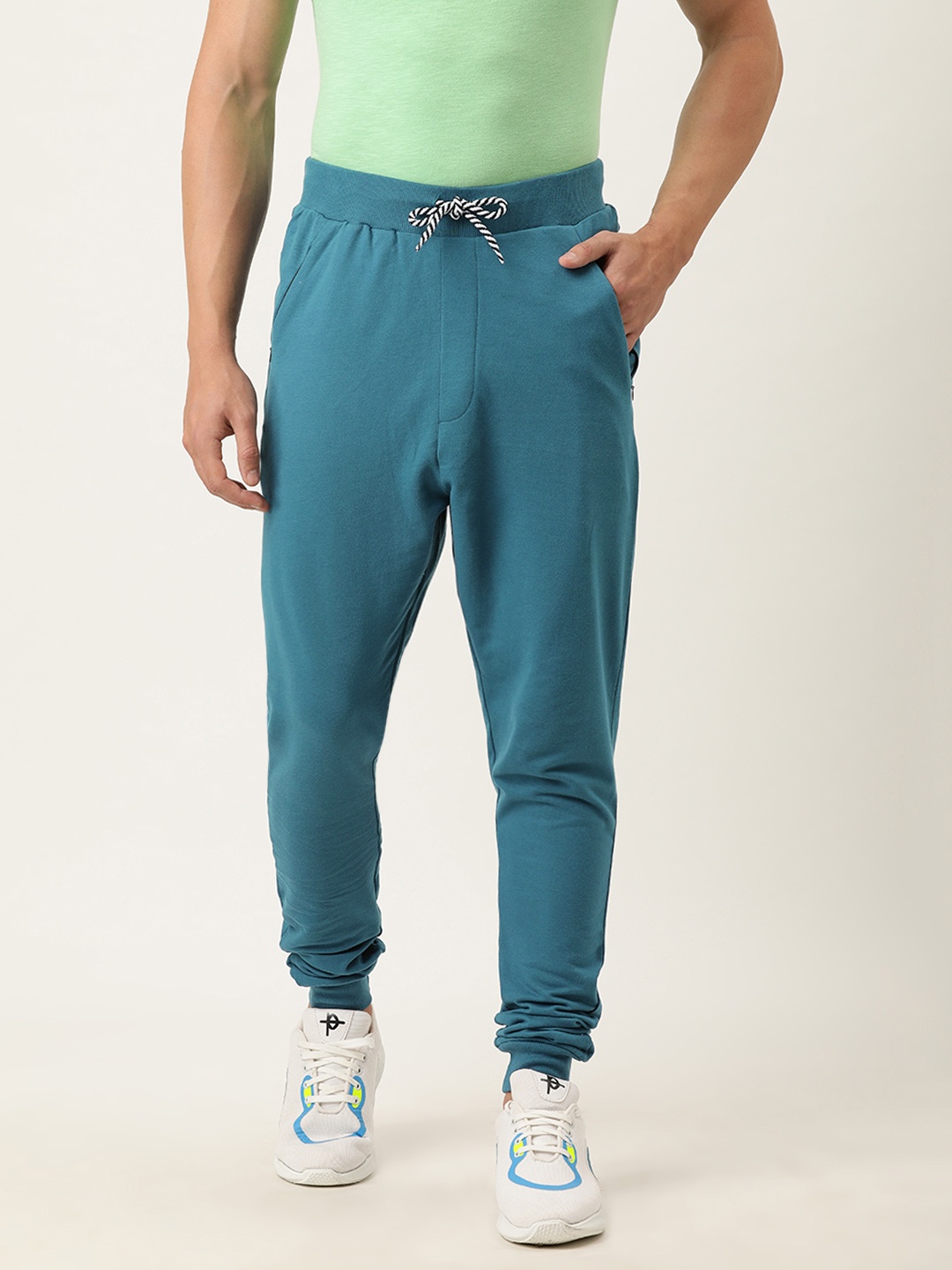 

Difference of Opinion Men Blue Solid Slim Fit Joggers
