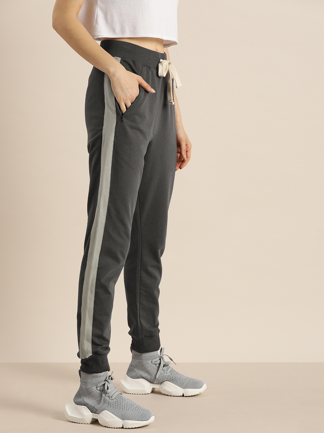 

DILLINGER Women Charcoal Grey Slim Fit Solid Joggers