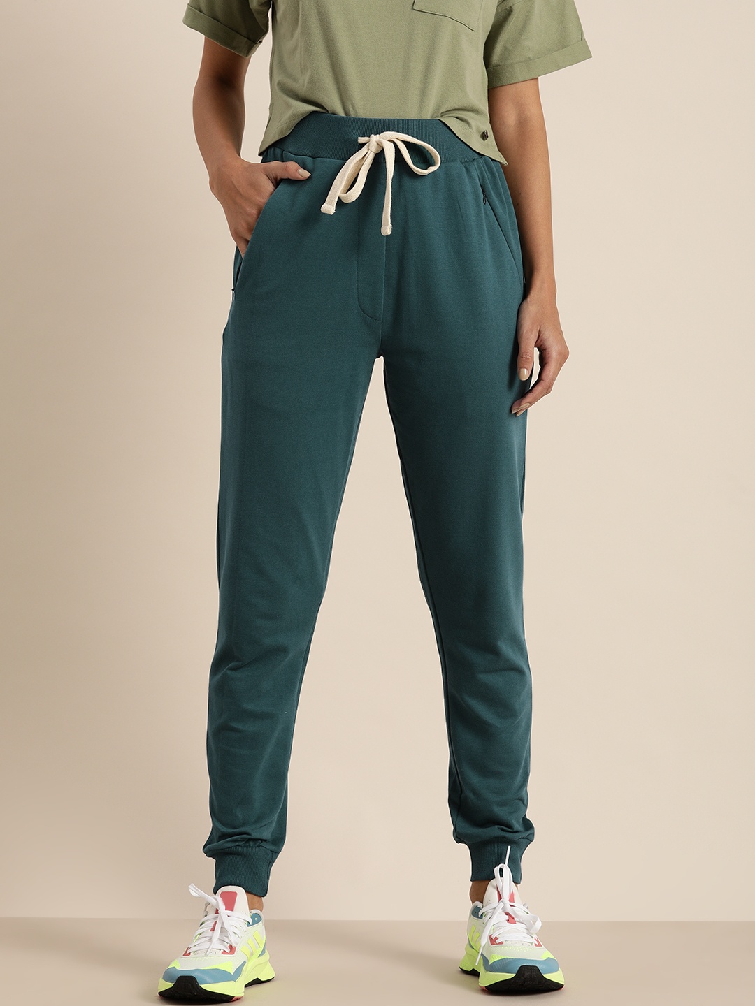 

DILLINGER Women Green Solid Knitted Regular Fit Cotton Joggers