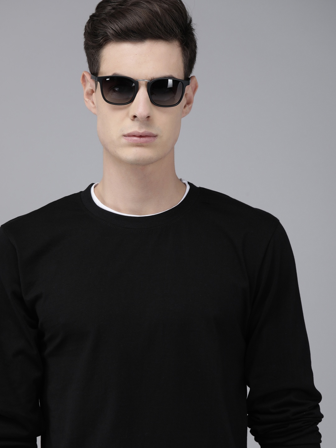 

The Dry State Men Black Solid Round Neck Pure Cotton T-shirt