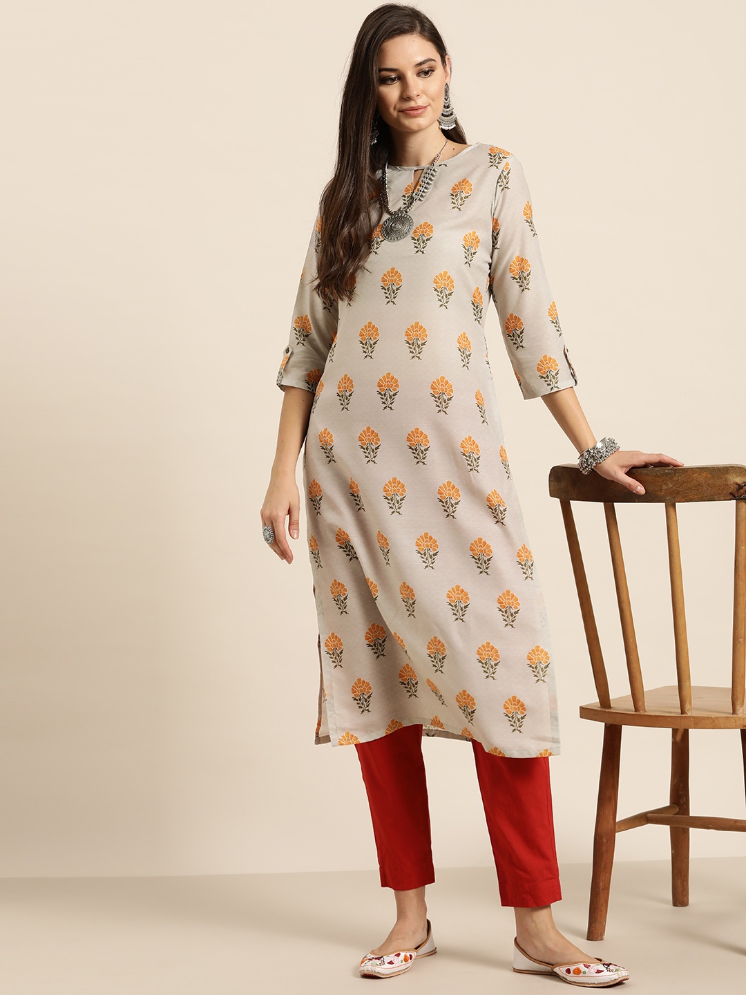 

Sangria Women Grey & Mustard Yellow Floral Printed Roll-Up Sleeves Kurta