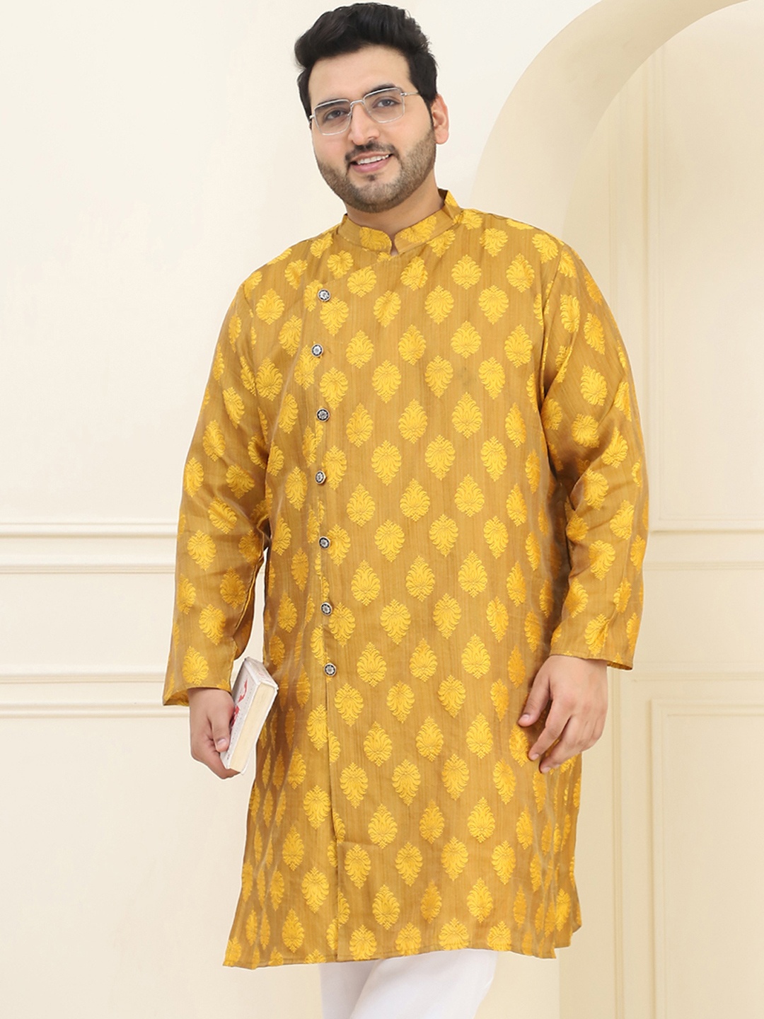 

SOJANYA PLUS Men Plus Size Beige & Mustard Yellow Woven Design Angrakha Straight Kurta