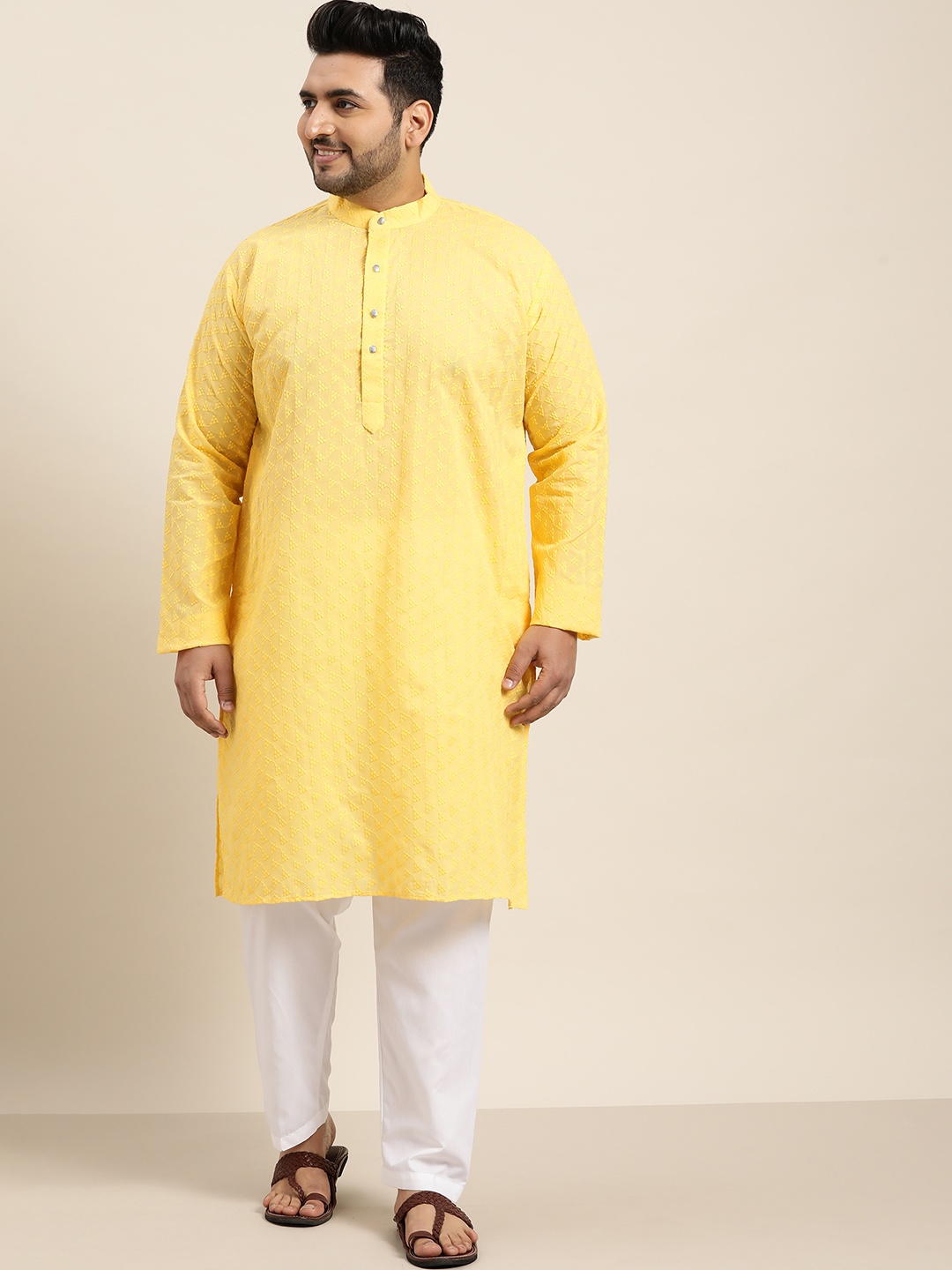 

SOJANYA PLUS Men Yellow Ethnic Motifs Embroidered Chikankari Pure Cotton Kurta with Churidar
