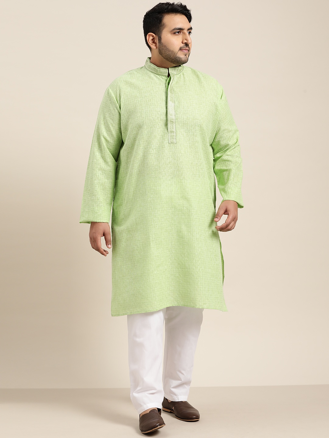 

SOJANYA PLUS Men Green & White Self-Checked Pure Cotton Kurta with Pyjamas